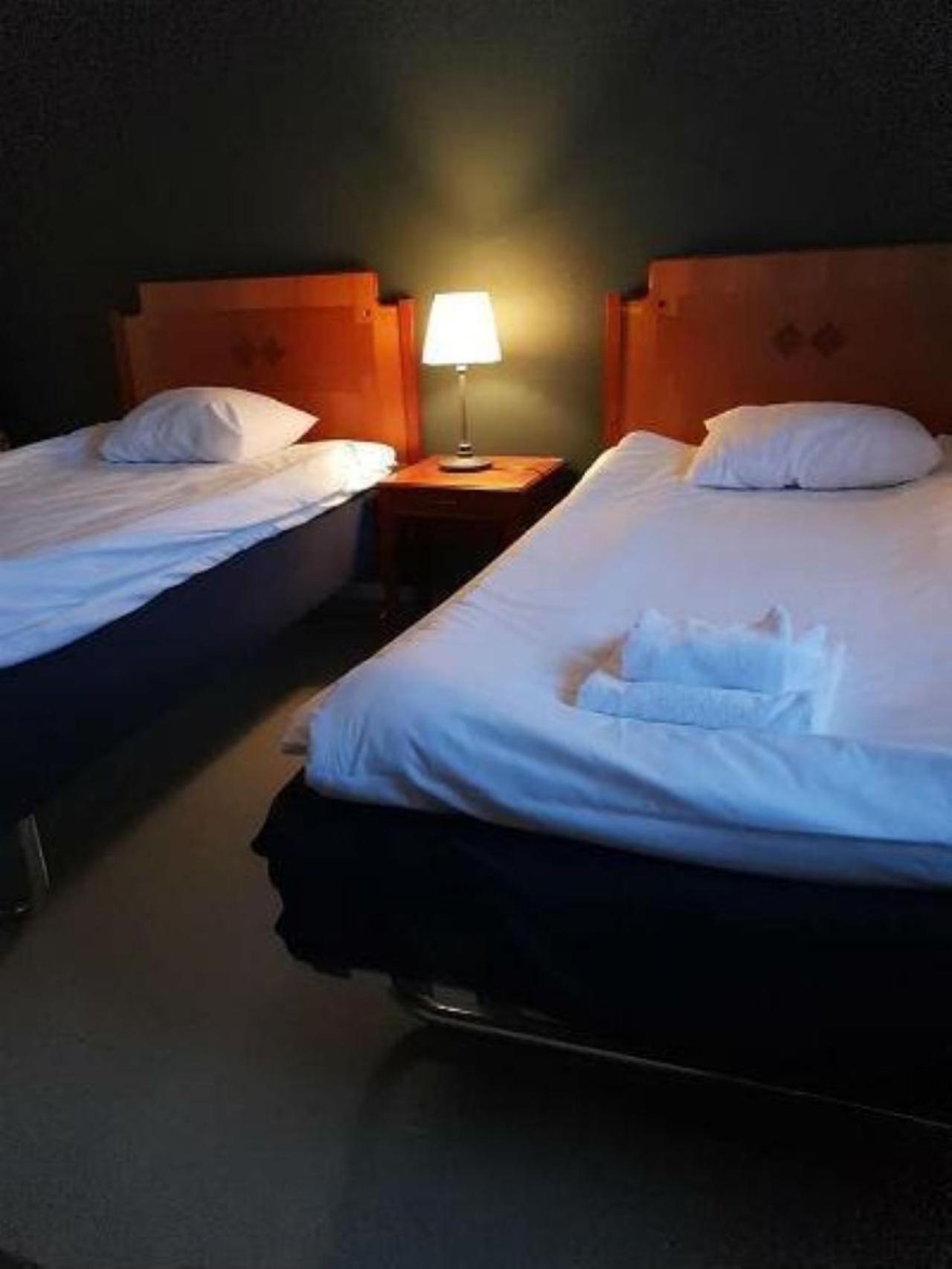 Double or Twin Room with Shared Bathroom photo 2