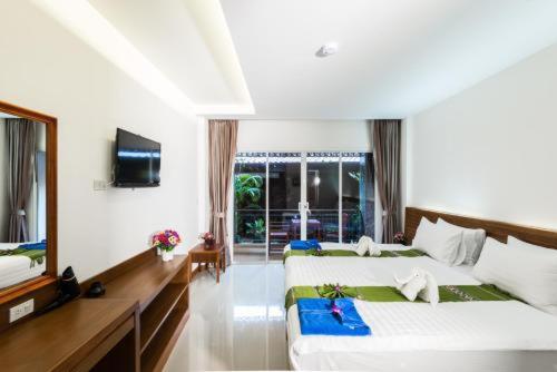 Deluxe Double or Twin Room photo 2