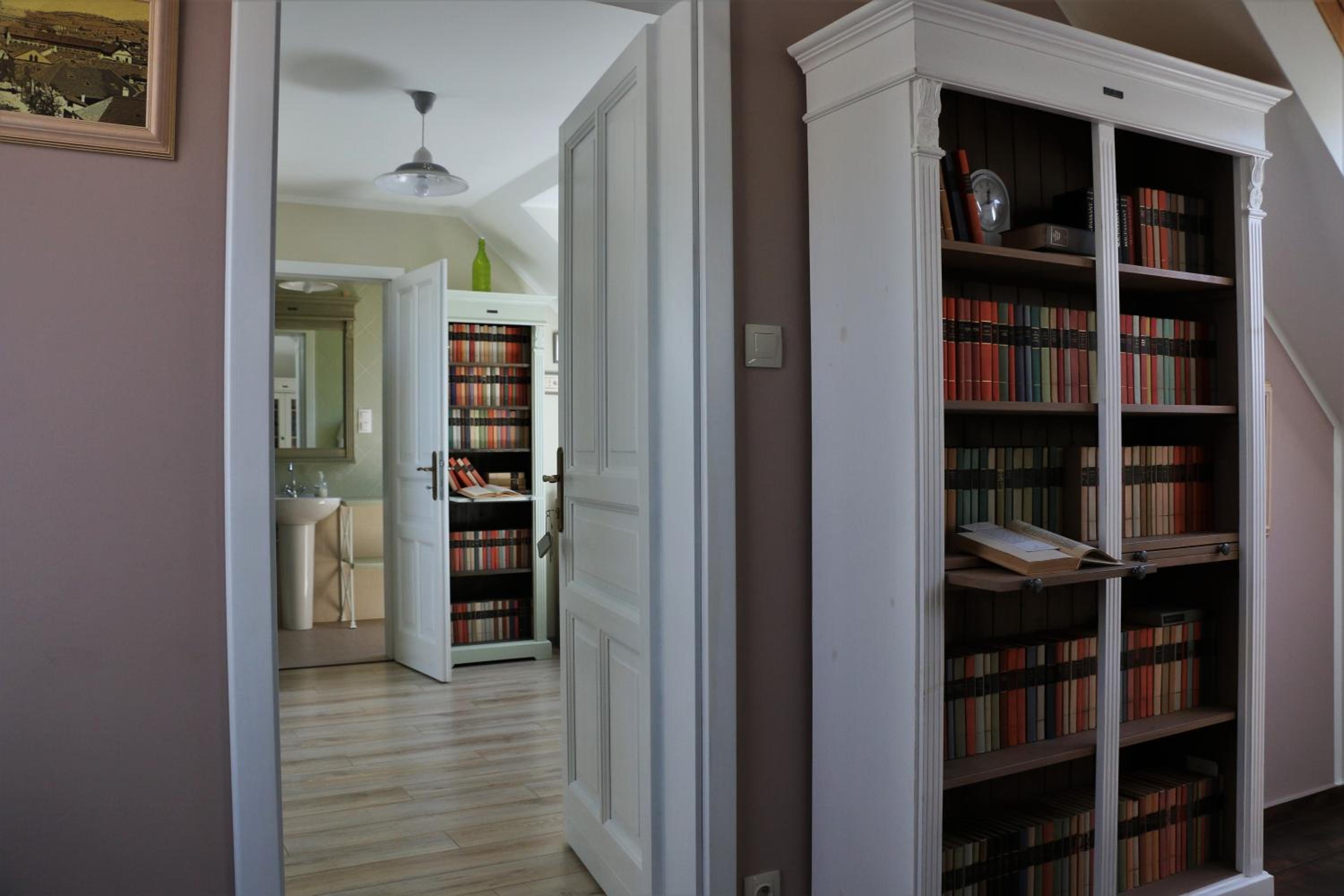 Superior Twin Room With City View photo 2