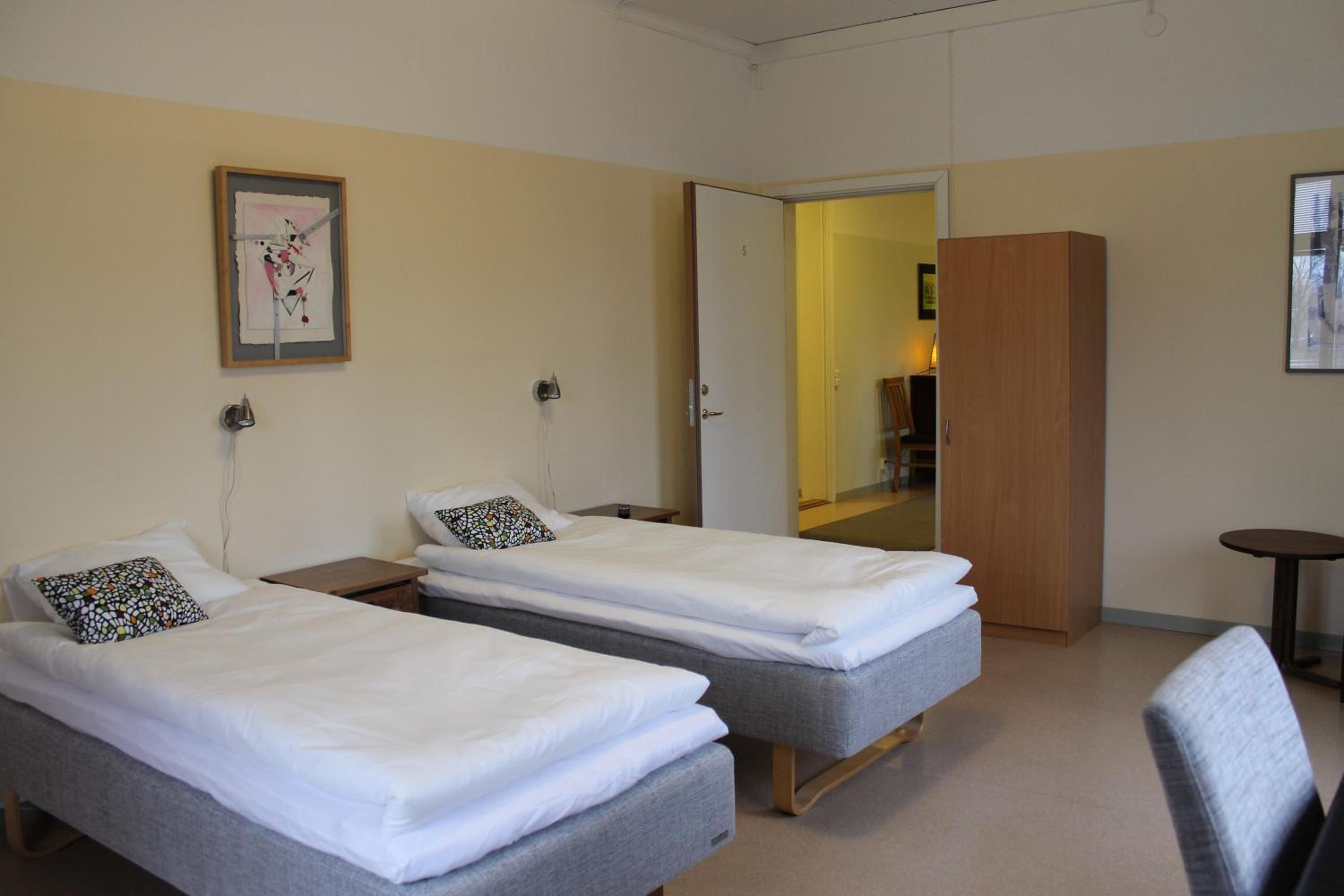 Quadruple Room with Shared Bathroom photo 2
