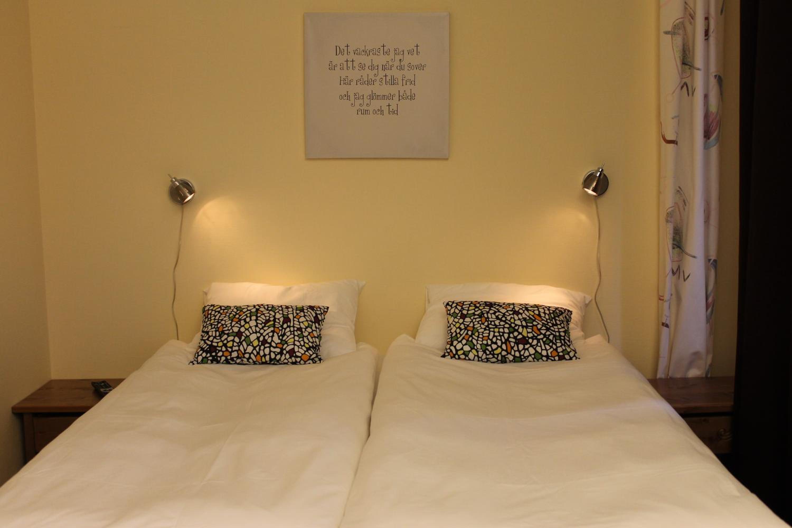 Double Room with Shared Bathroom photo 2