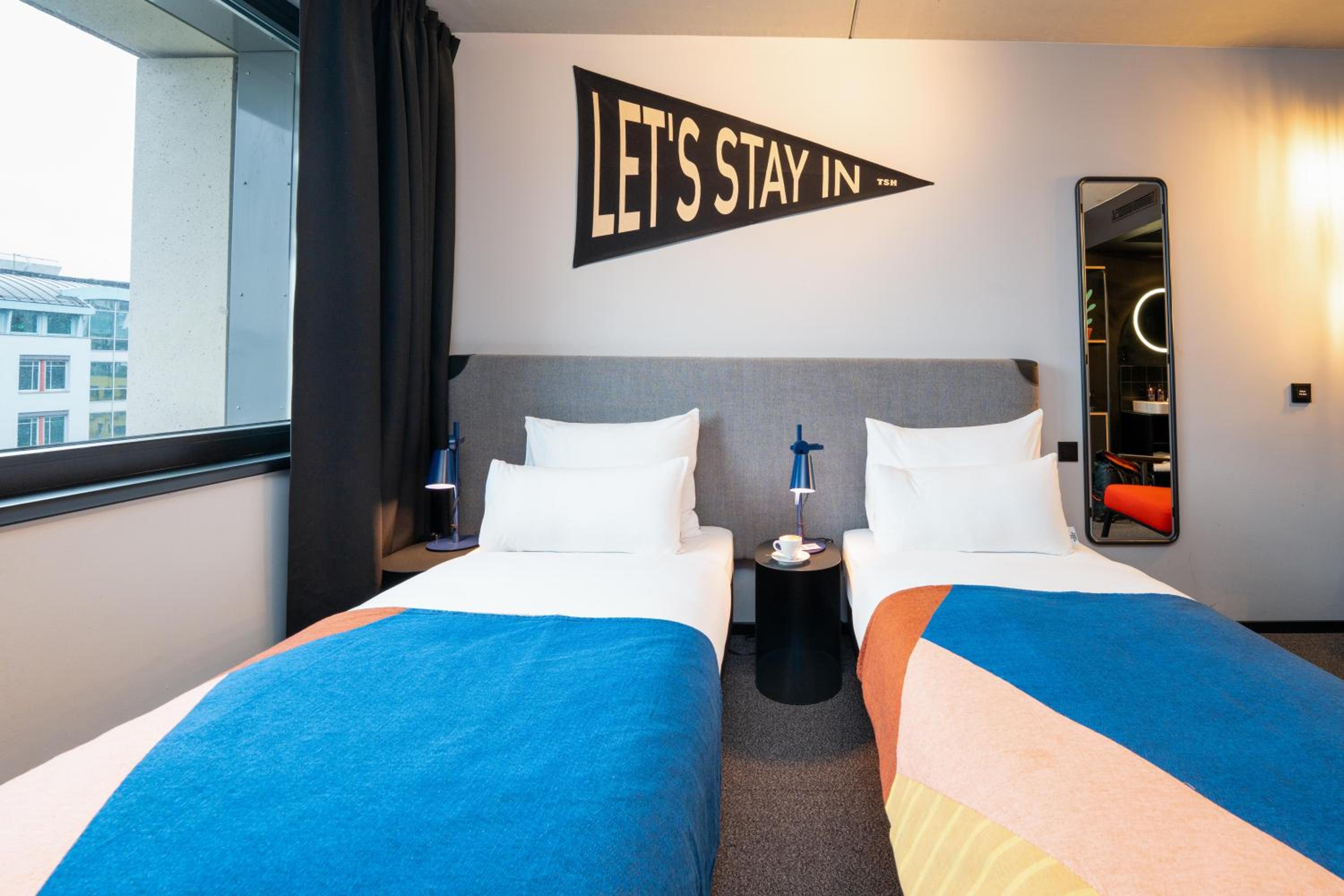 Standard Twin Room - Photo 5