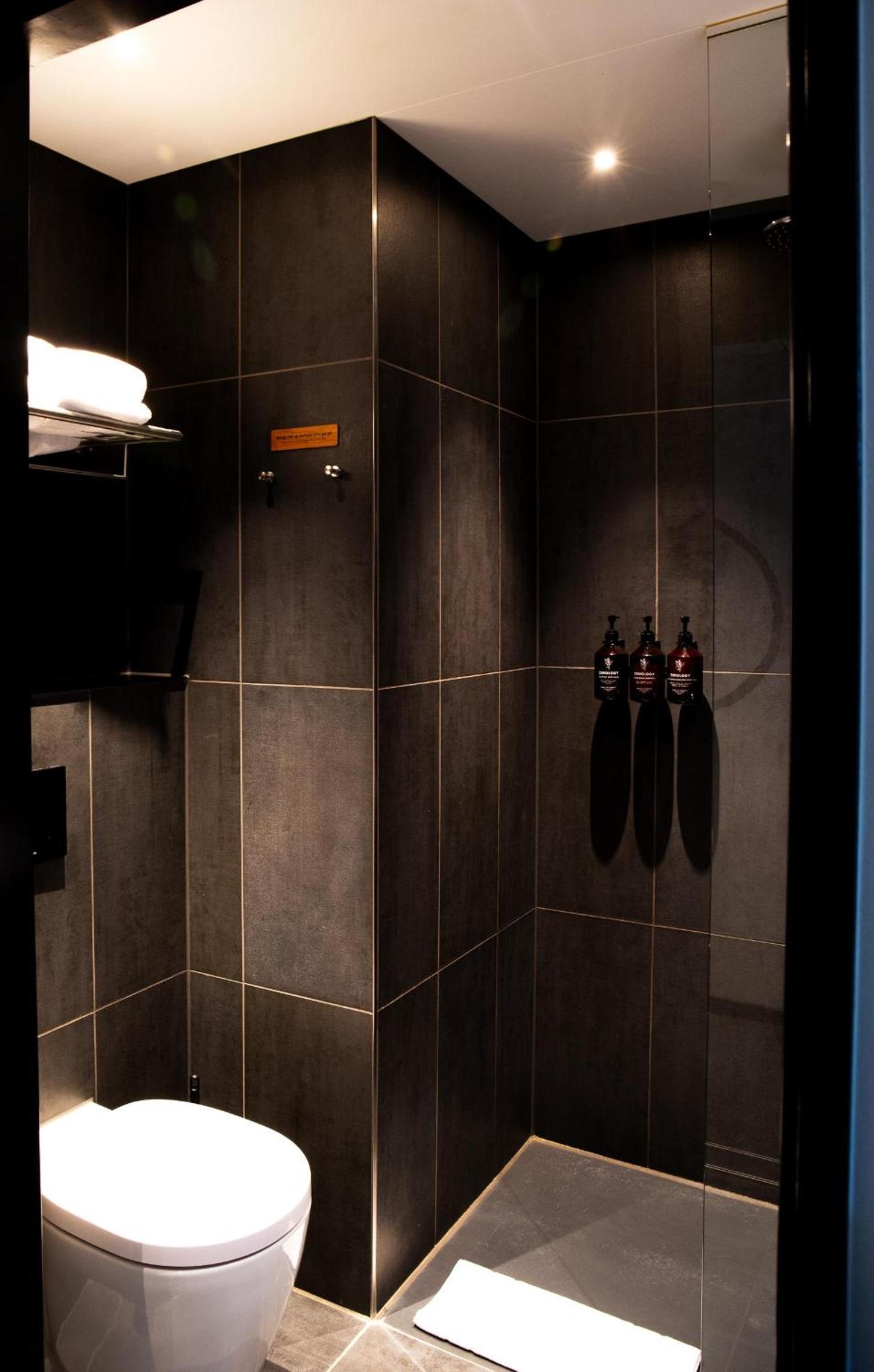 Twin Room - Photo 4