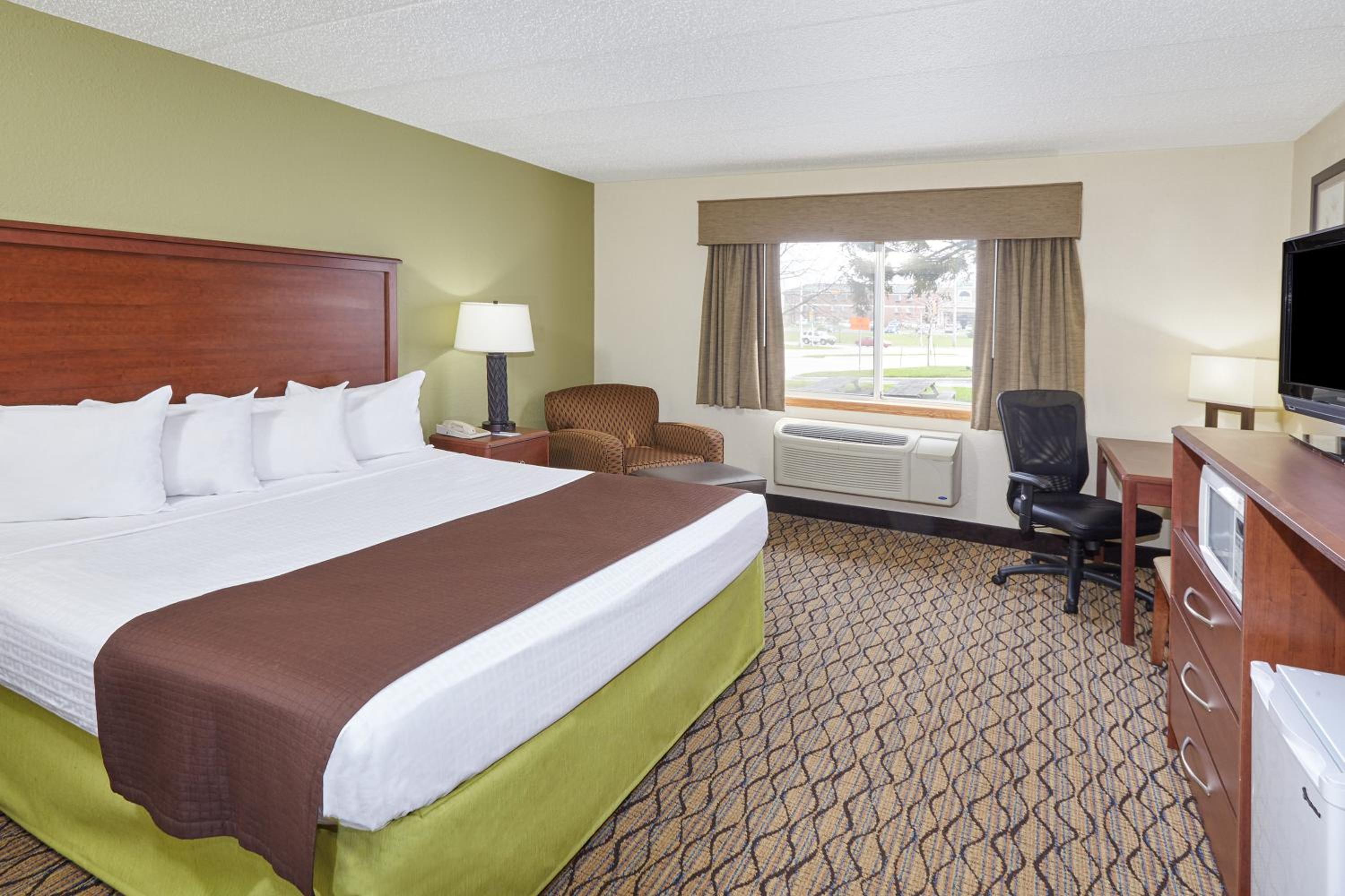 King Room - Non-Smoking - Photo 1
