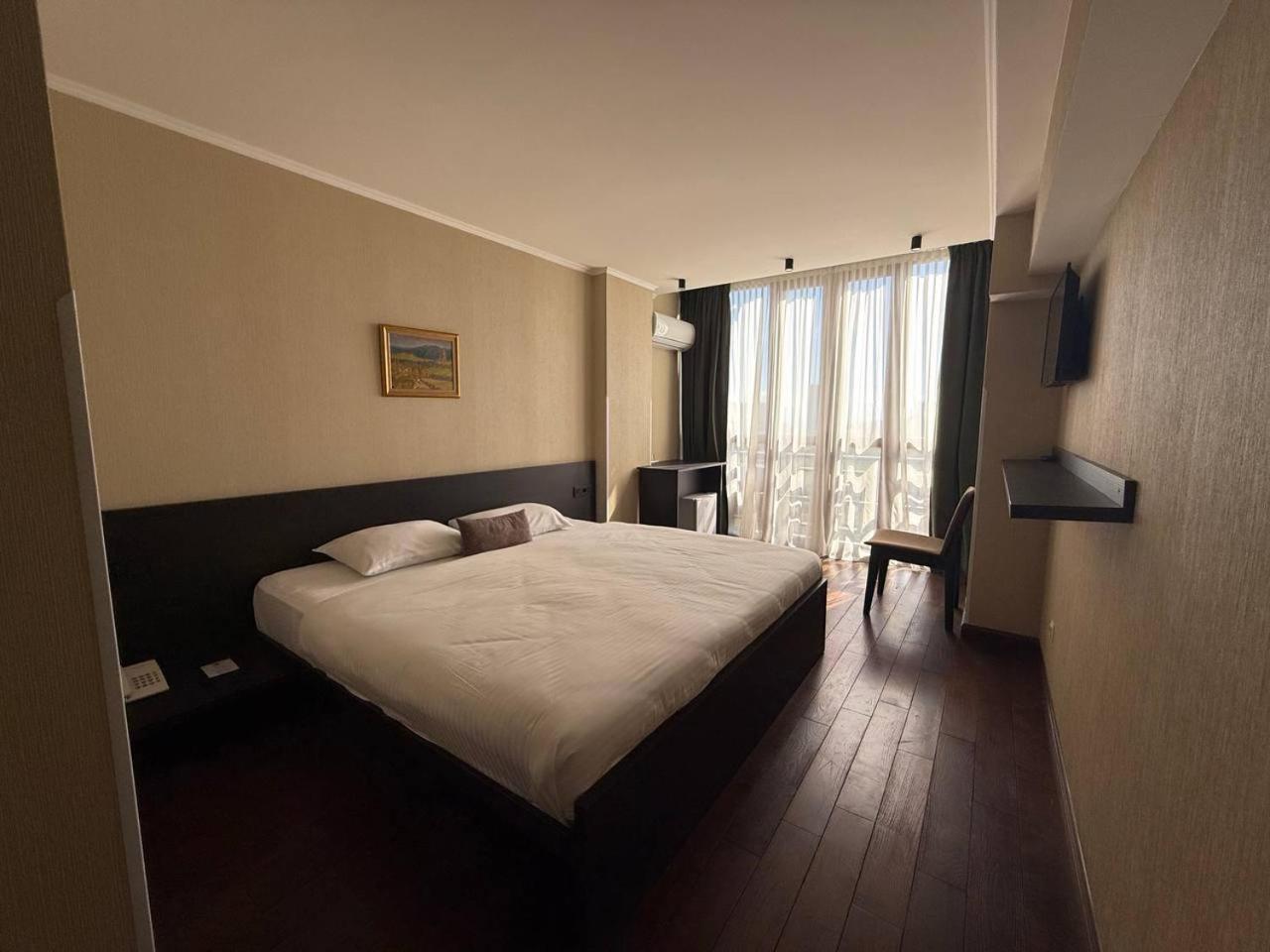 Deluxe Suite photo 1