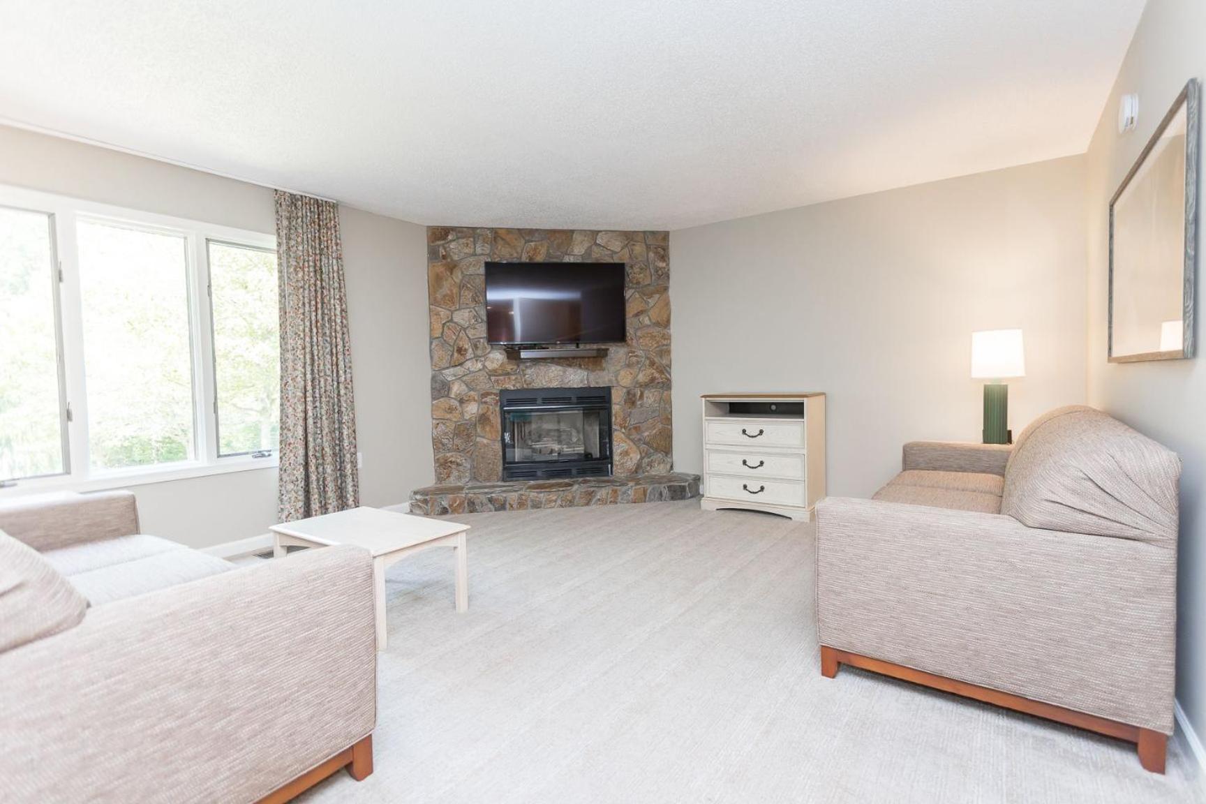 One Bedroom Eagle Trace with Partial Kitchen