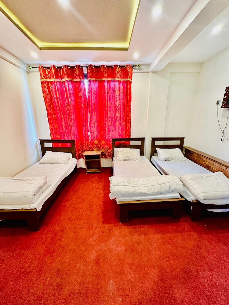 Deluxe Triple Room photo 3
