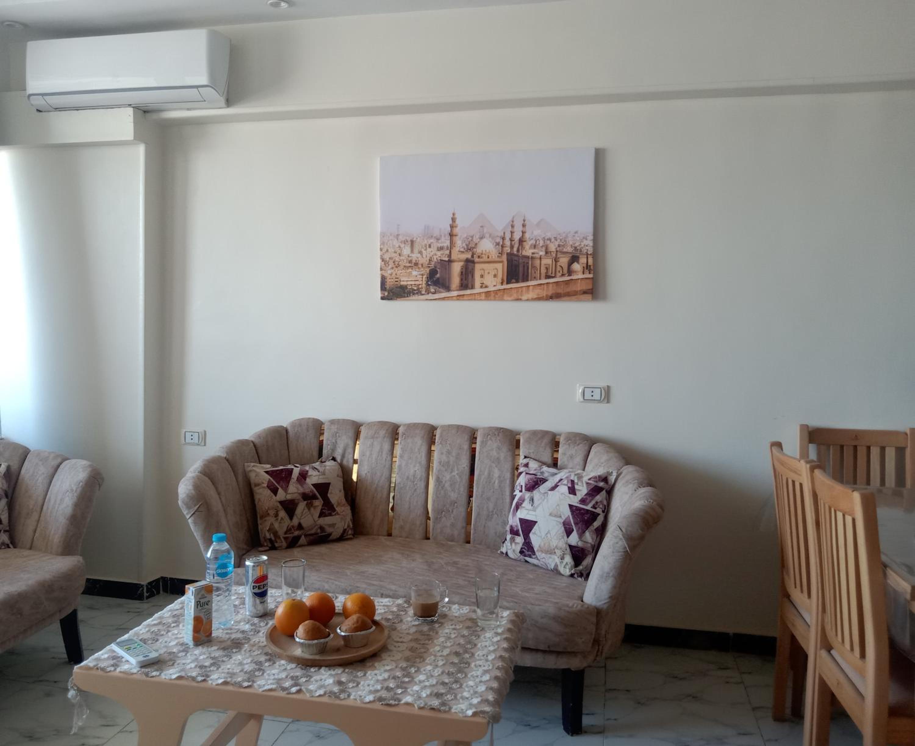One-Bedroom Apartment with Balcony and Mountain View   photo 2