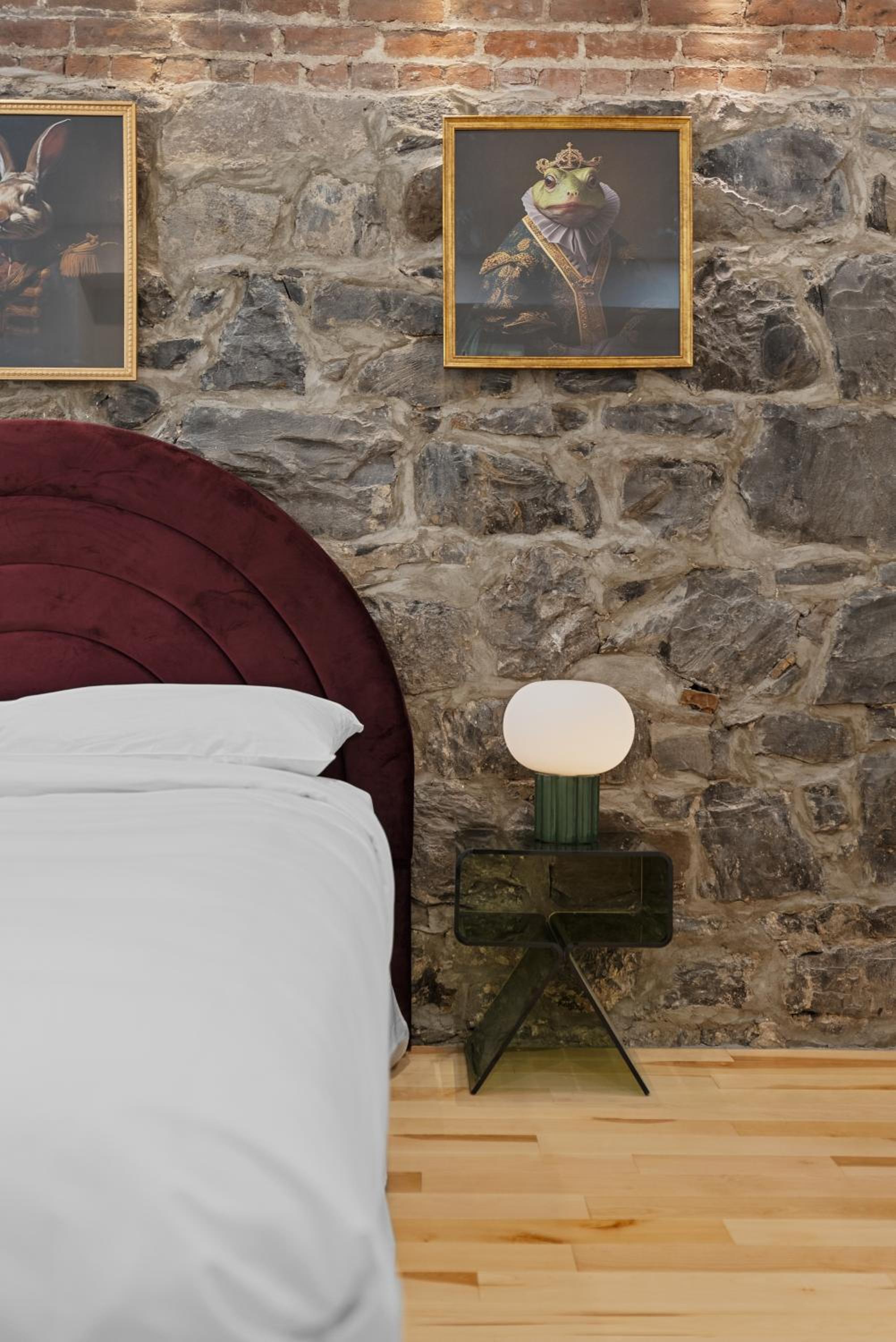 Double Room thumbnail 6