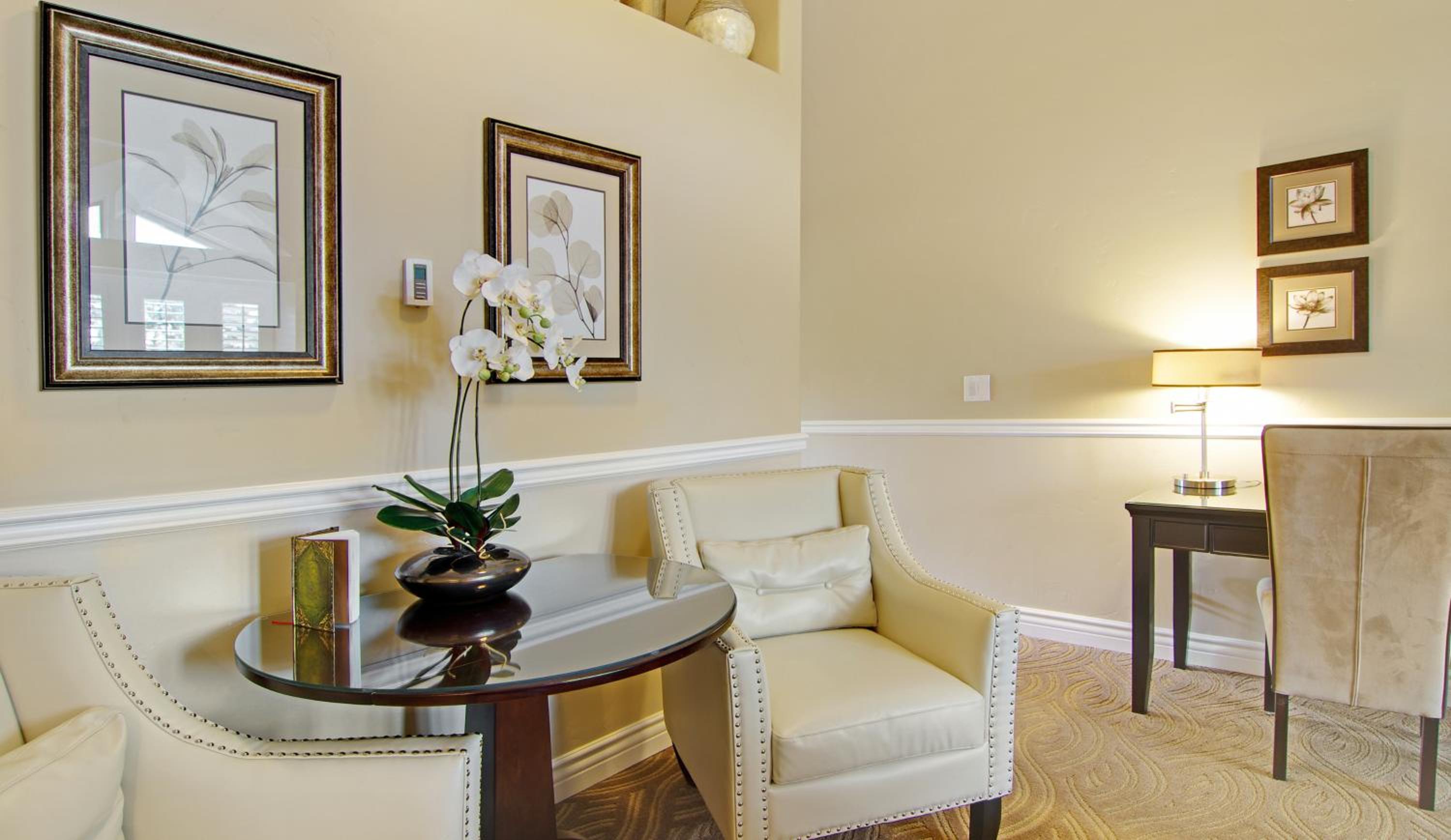 Deluxe King Room - Photo 4