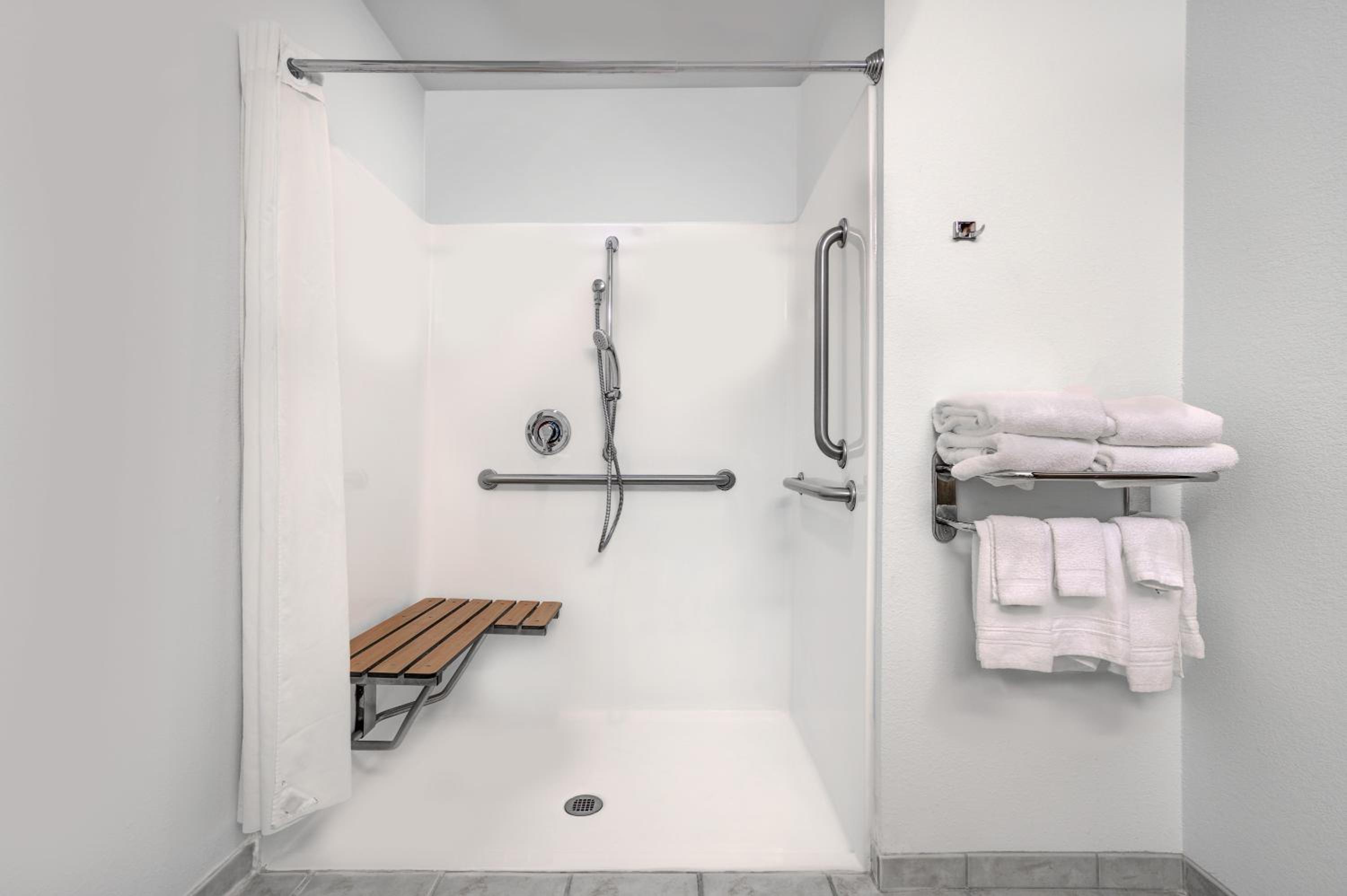 Queen Room - Disability Access/Non-Smoking - Photo 4