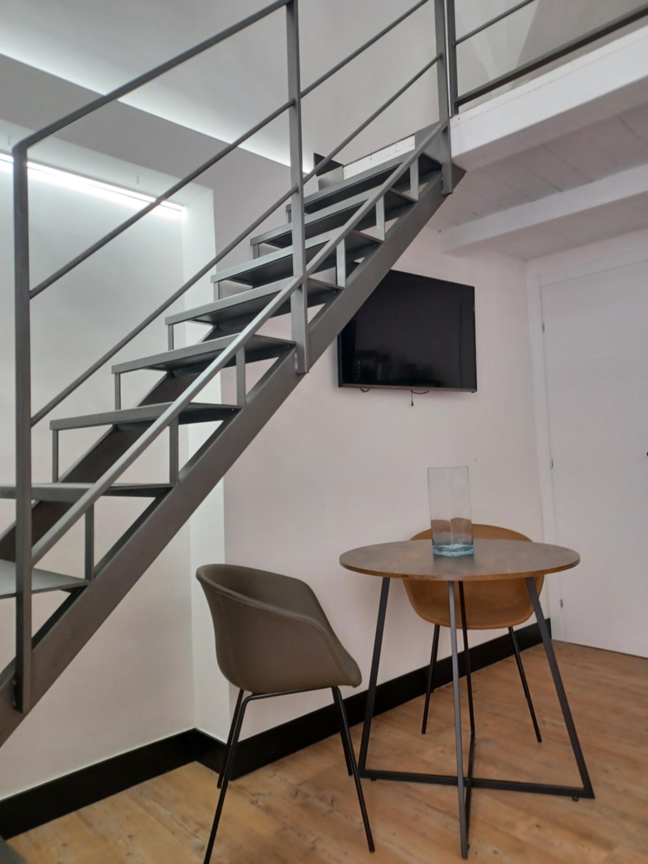 Studio - Split Level photo 1