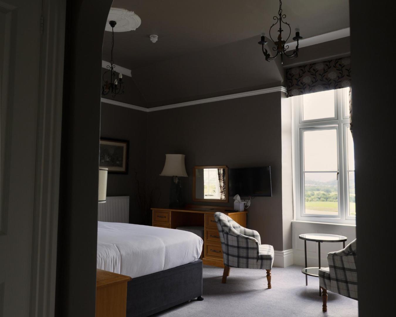 Deluxe Suite photo 2