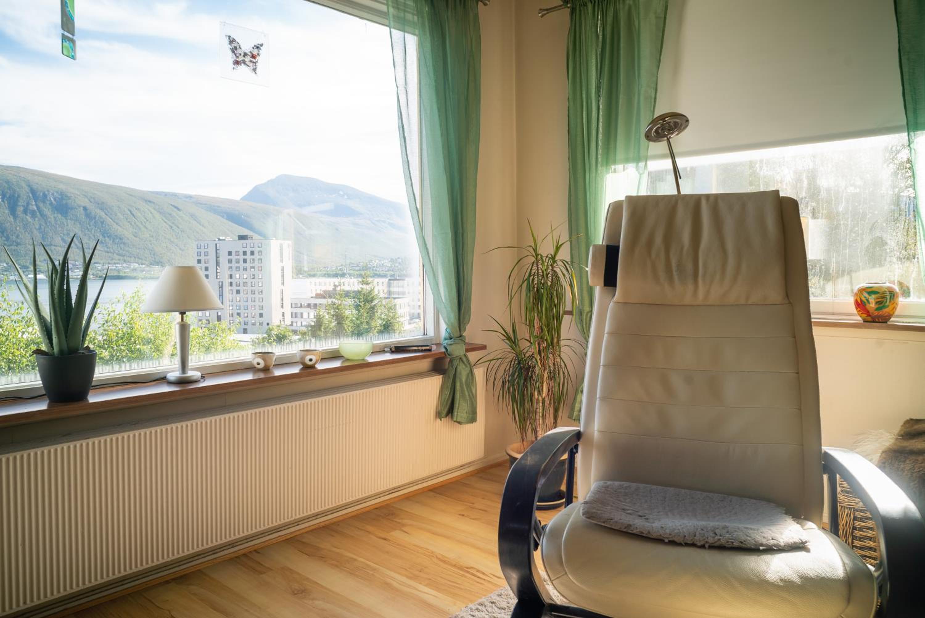 Apartment with View and Balcony photo 2