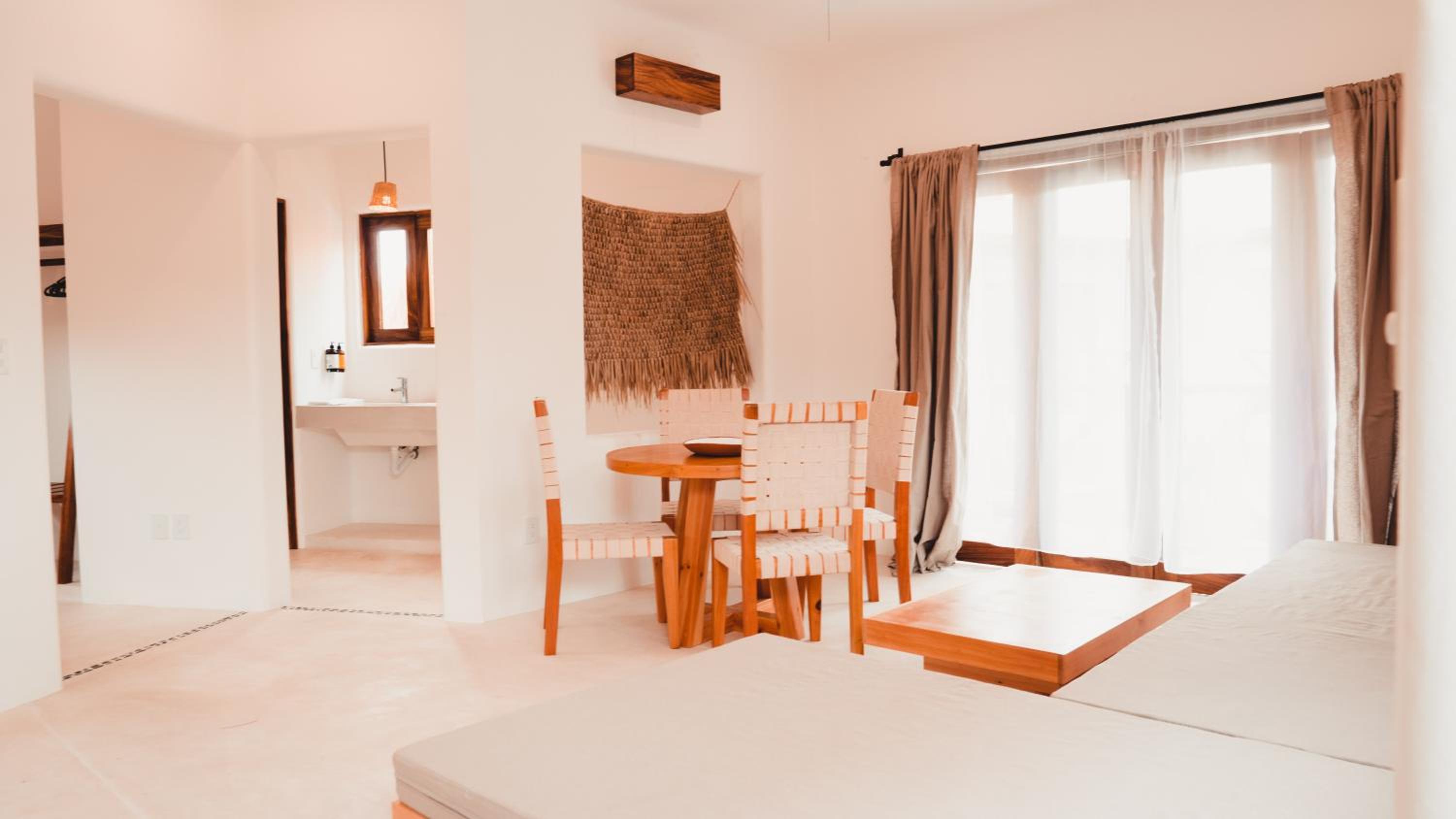 Deluxe King Suite