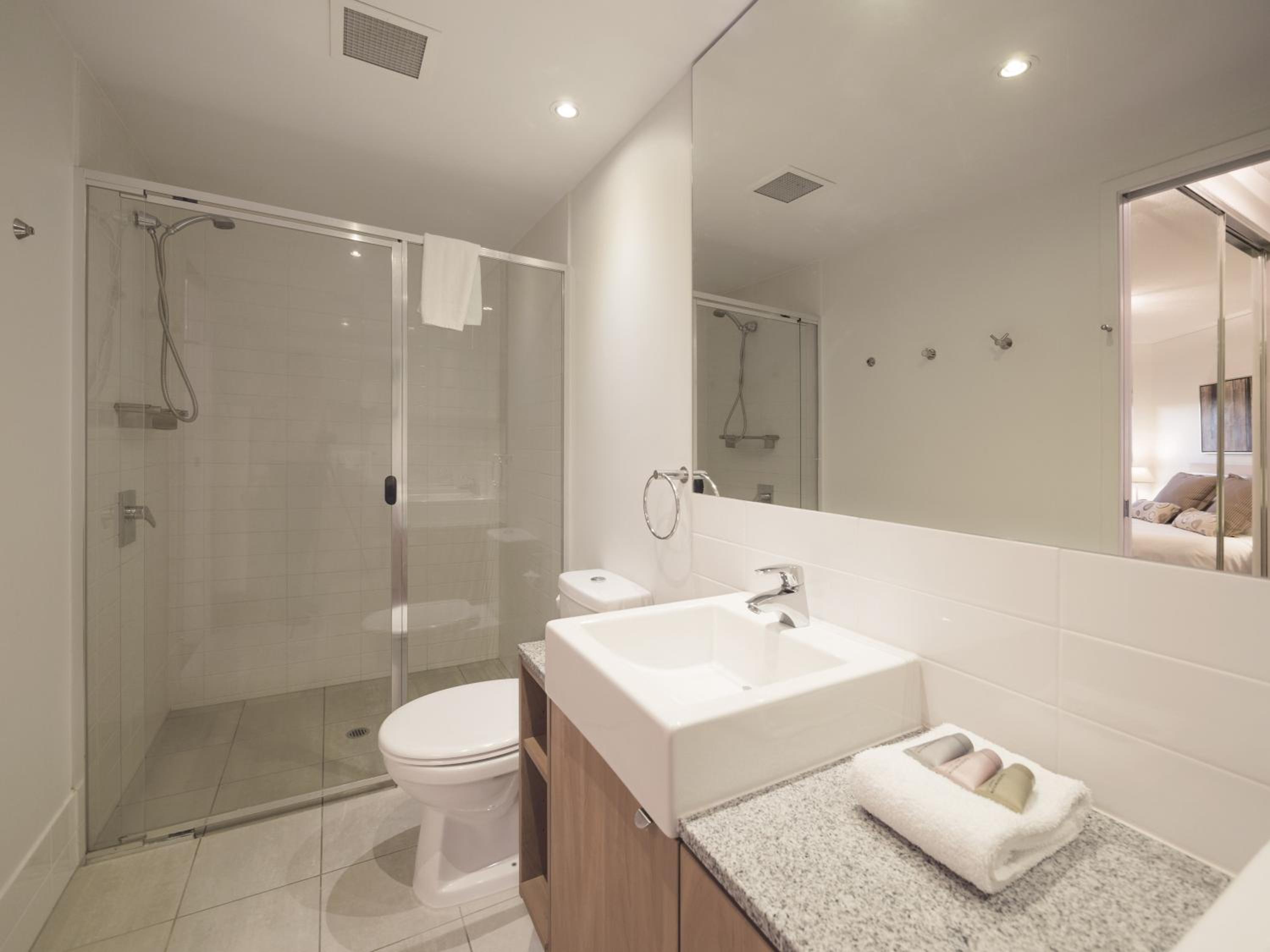 Three-Bedroom Apartment - Photo 3