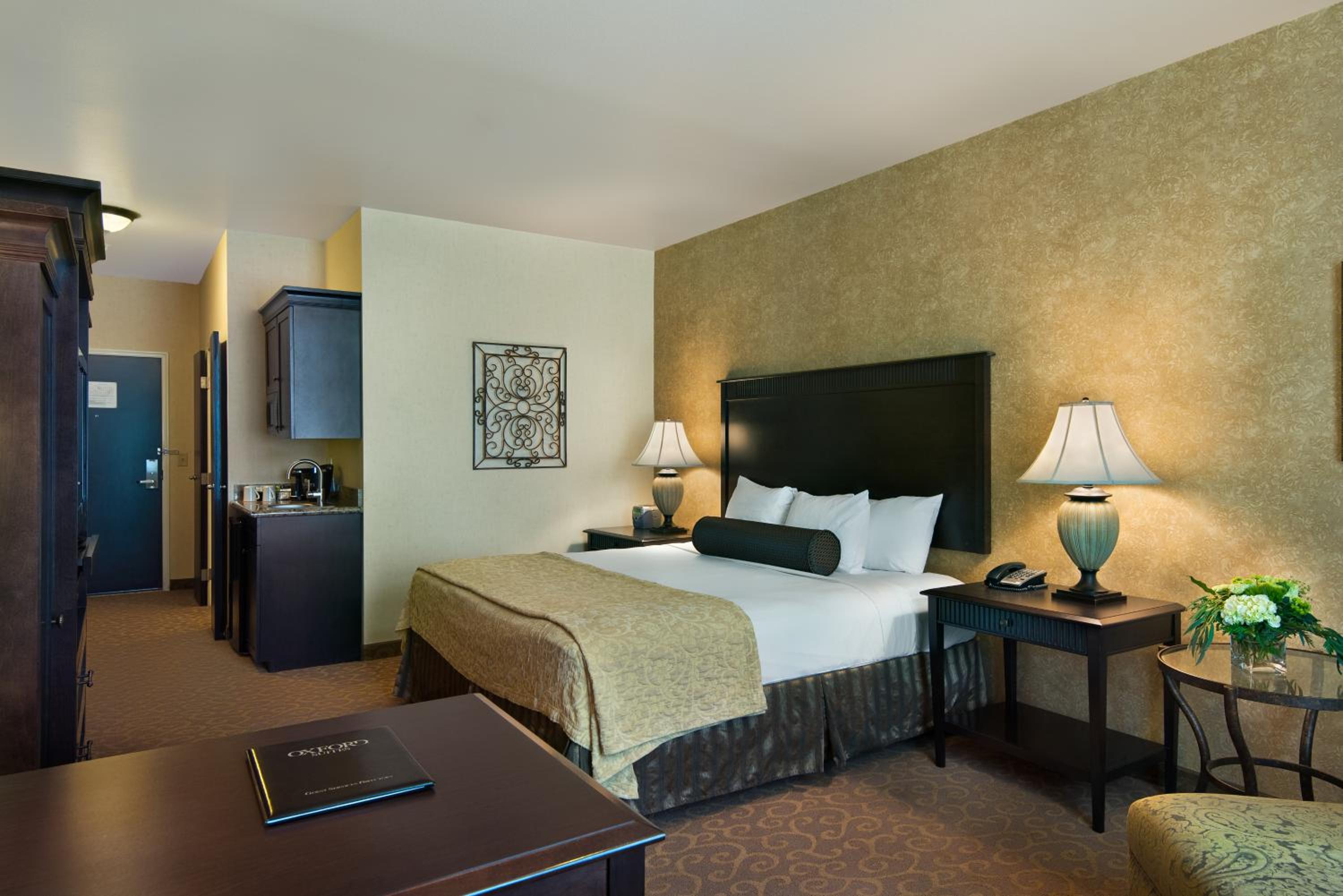 King Suite - Photo 1