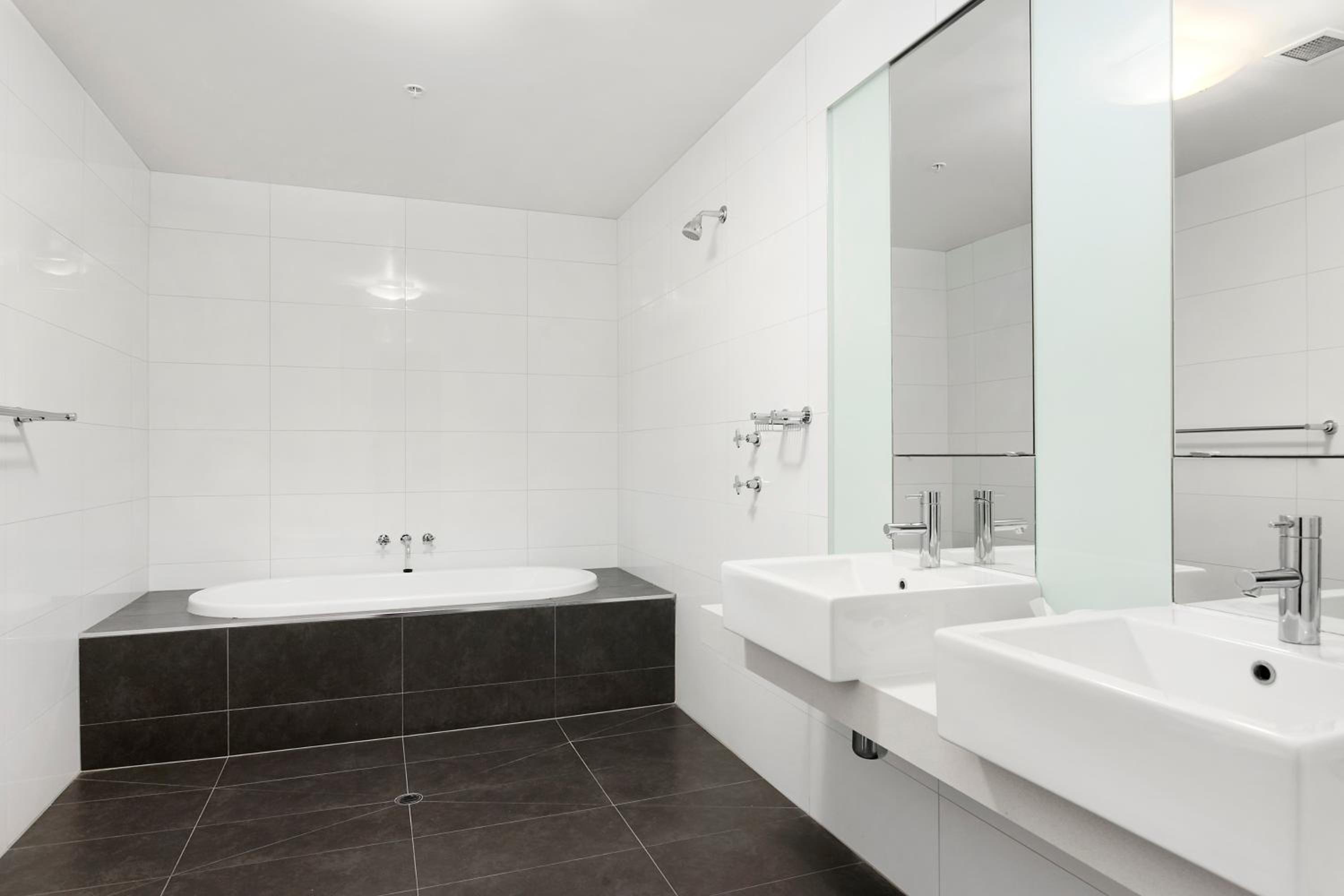 Three-Bedroom Executive Apartment River View