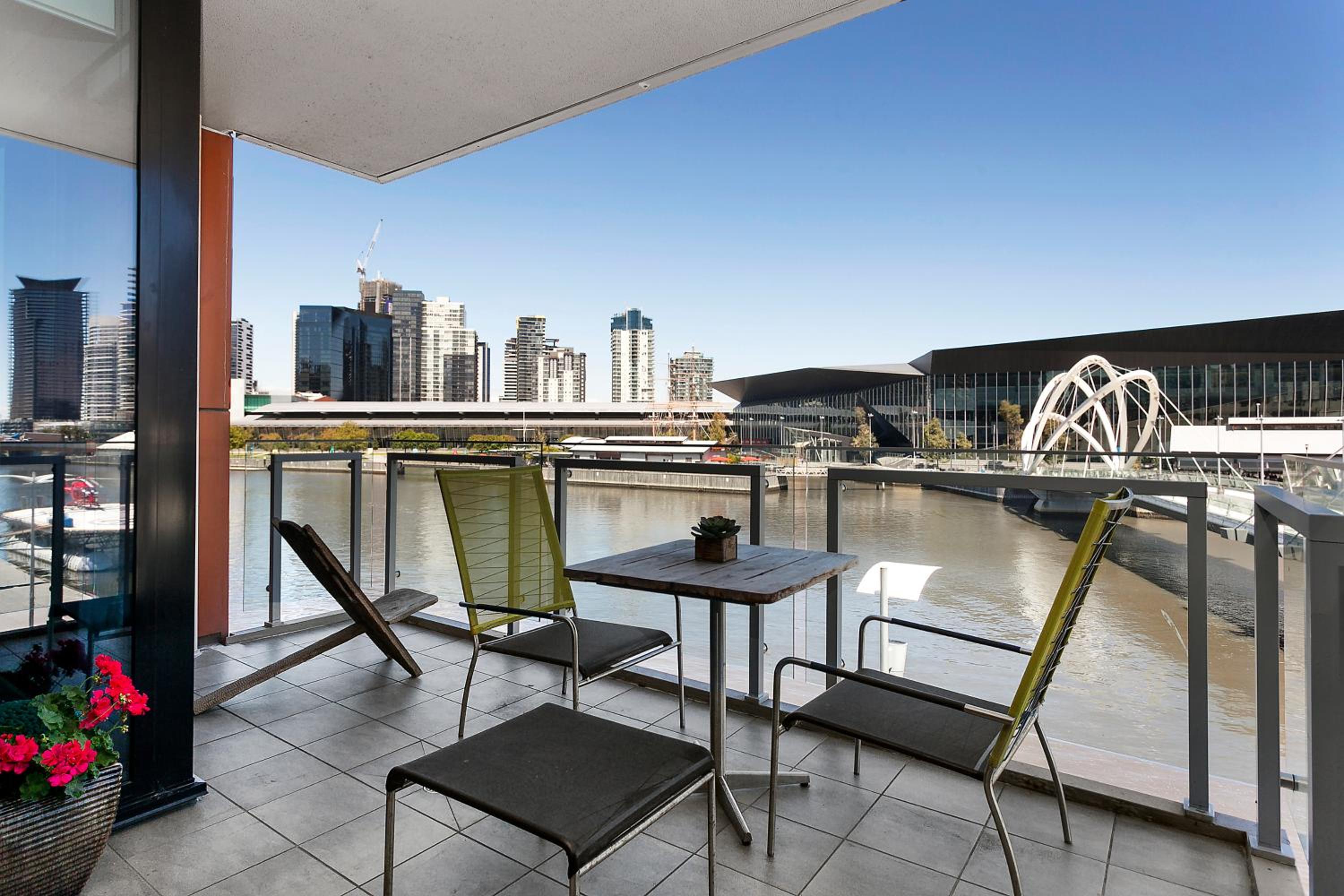 Three-Bedroom Executive Apartment River View