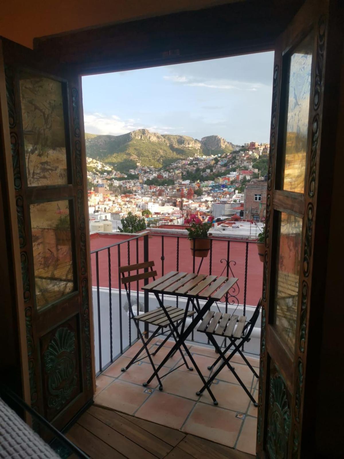 Studio with Balcony photo 1