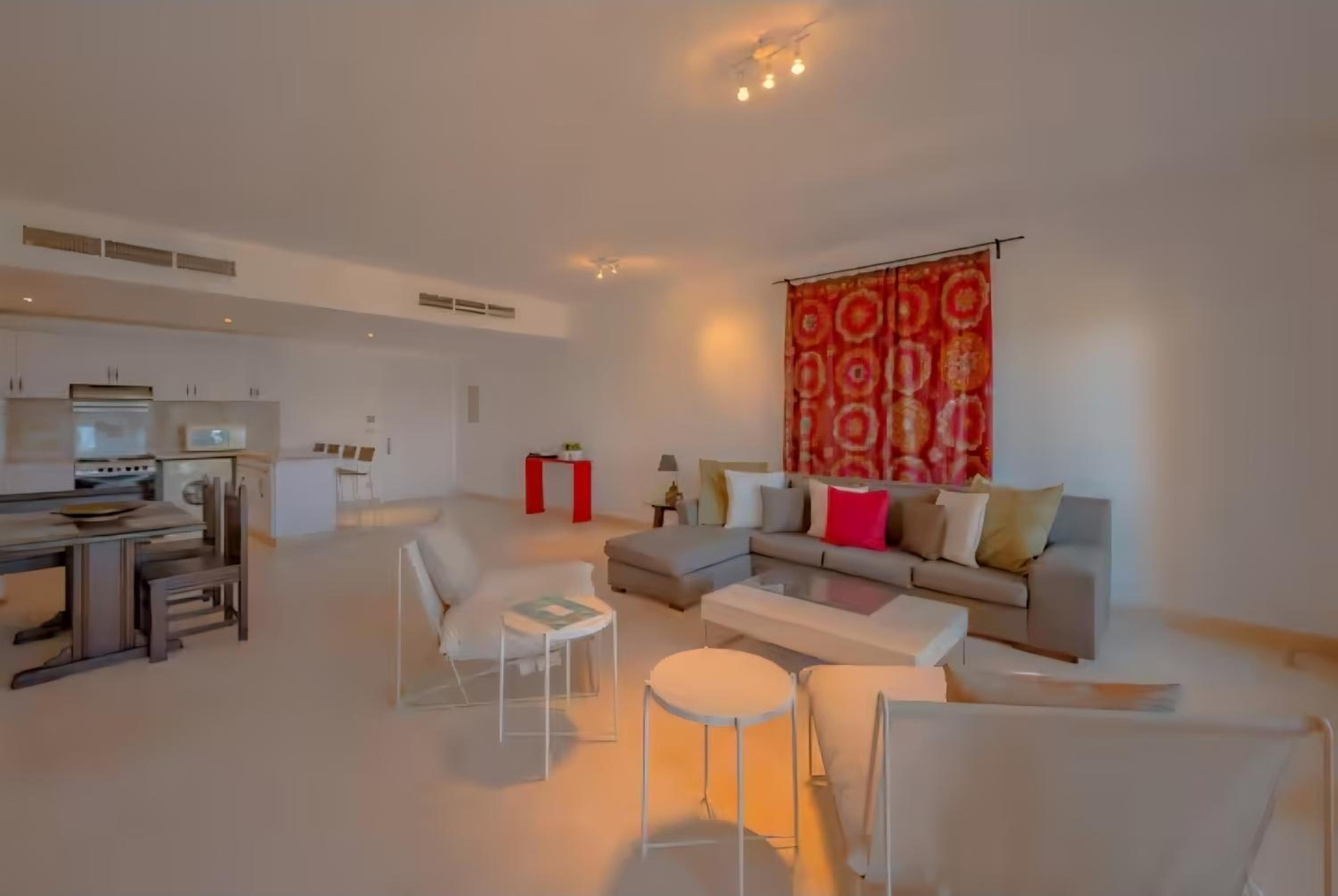 Three-Bedroom Apartment with Sea View photo 1