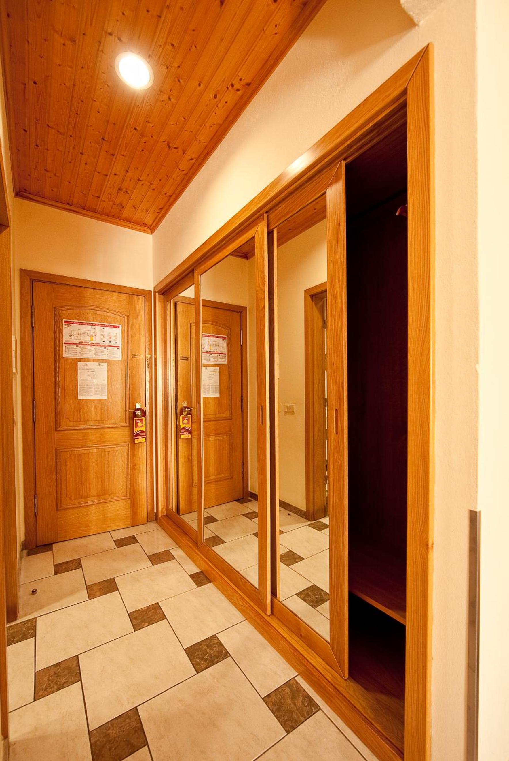 Twin Room - Photo 3