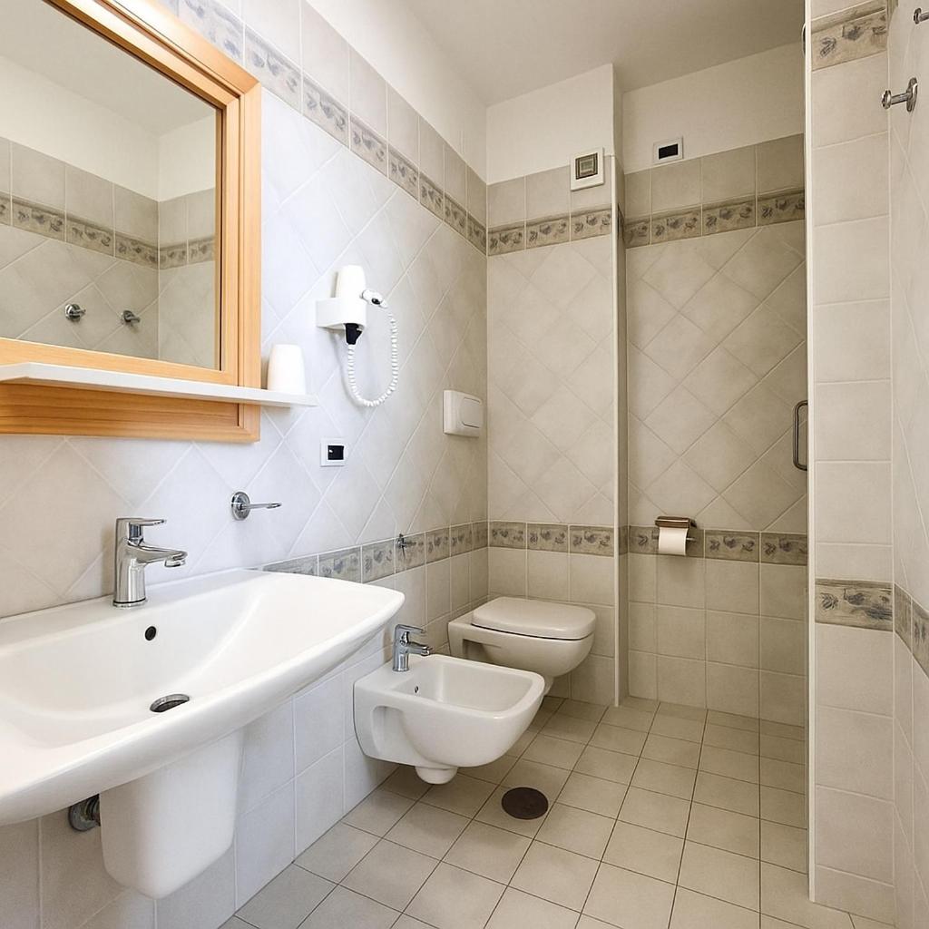 Deluxe Double Room with Spa Bath  photo 3