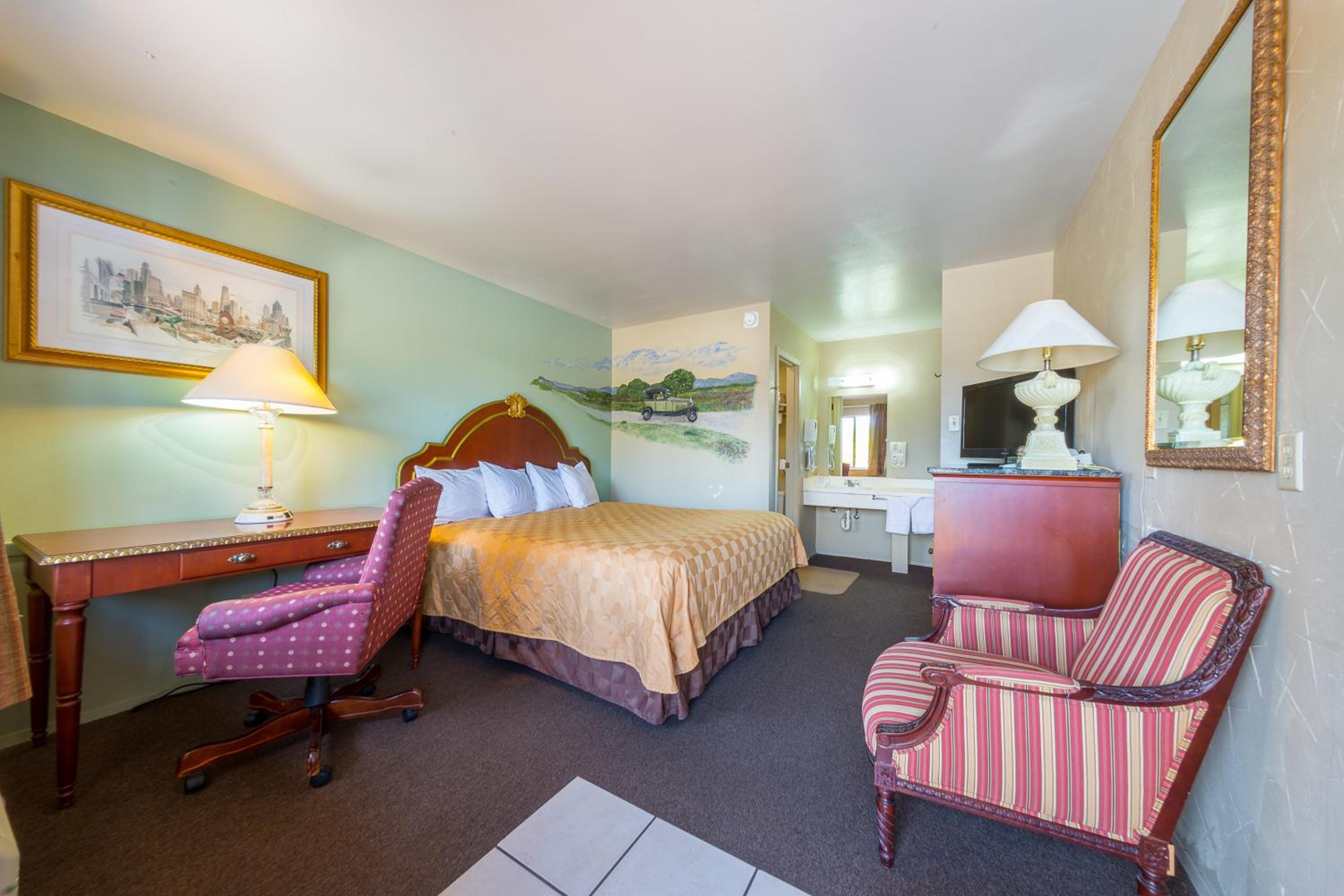 King Room - Non-Smoking - Photo 17