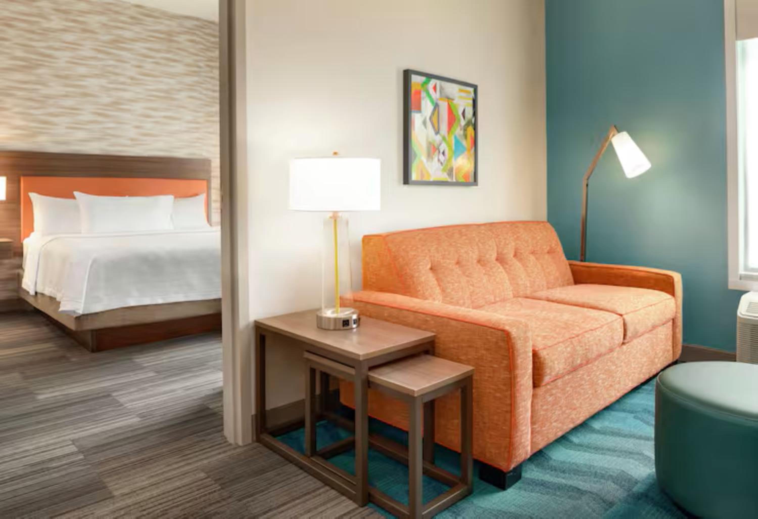 One-Bedroom King Suite - Photo 2