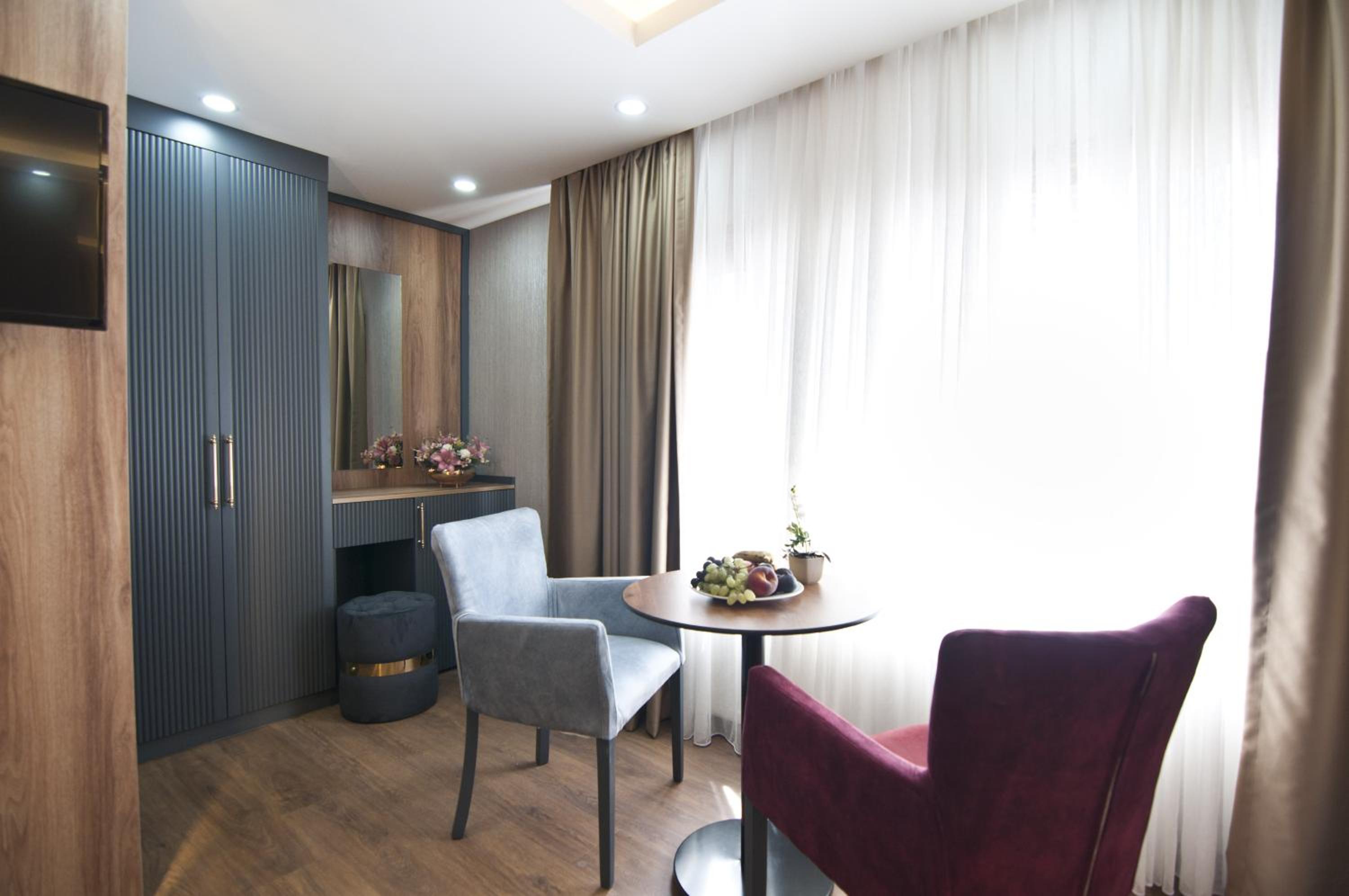 Family Room photo 1