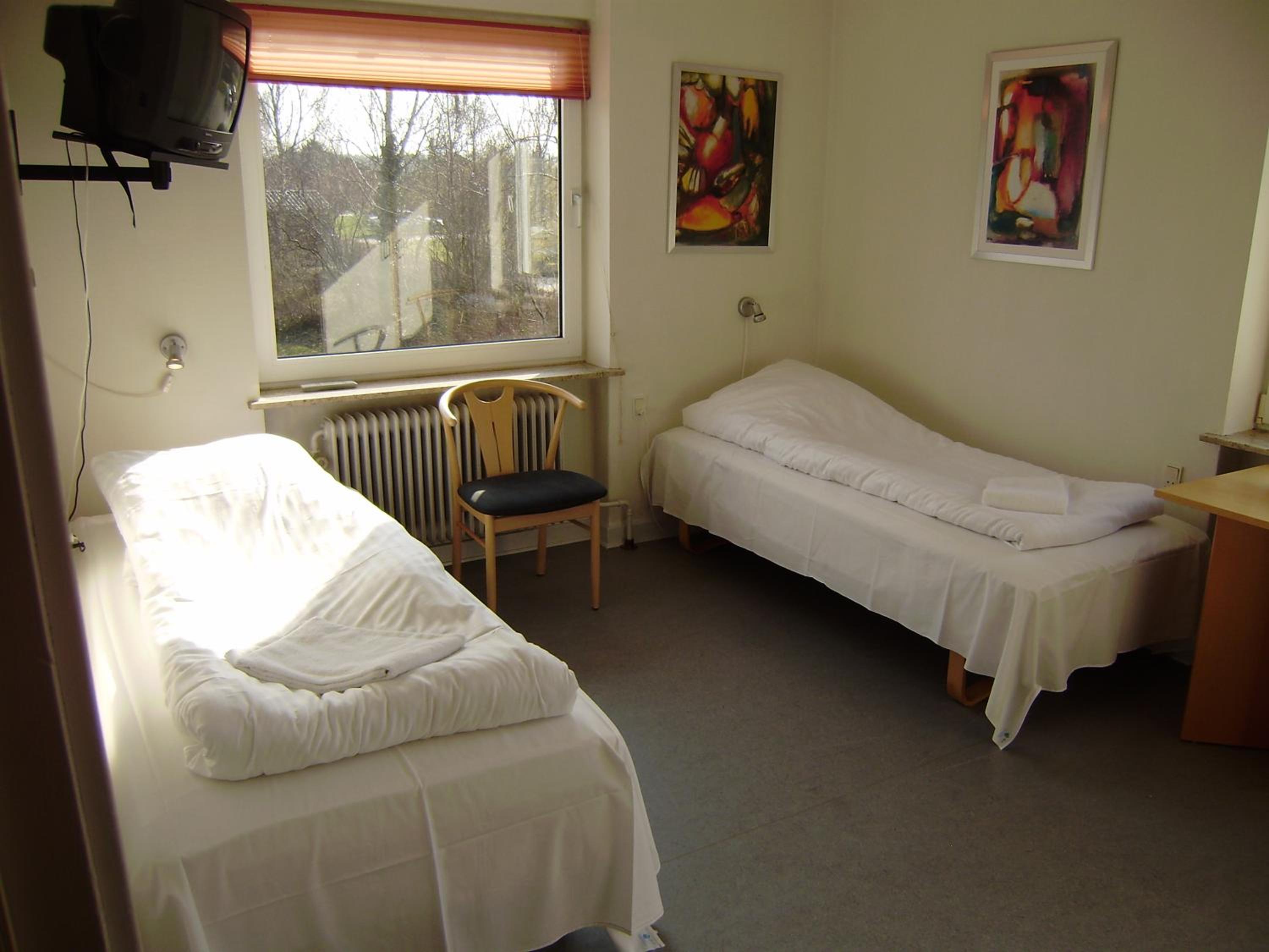 Twin Room with Shared Bathroom photo 1