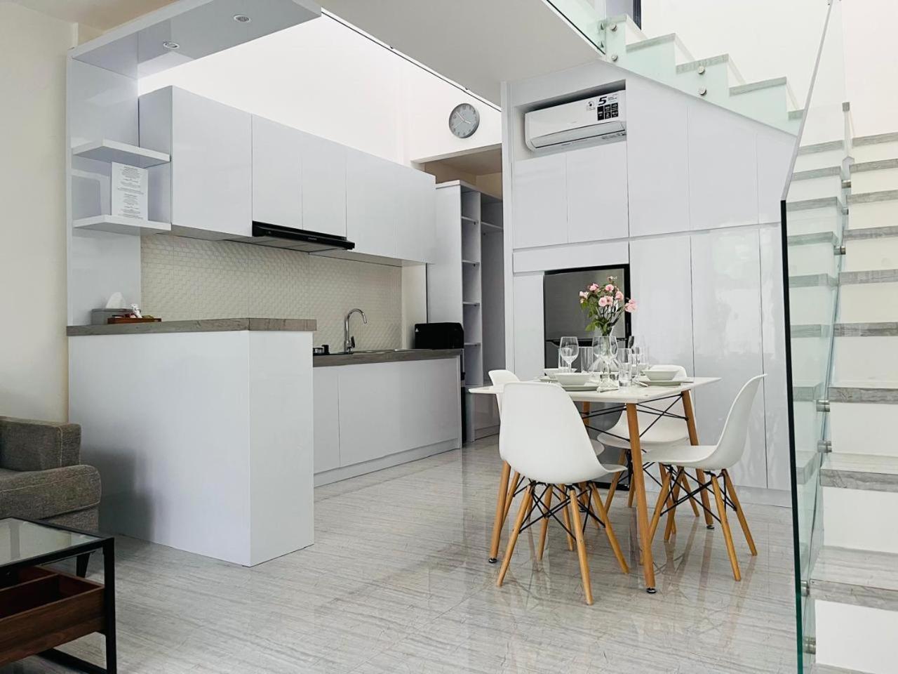 Three-Bedroom Villa - Photo 2