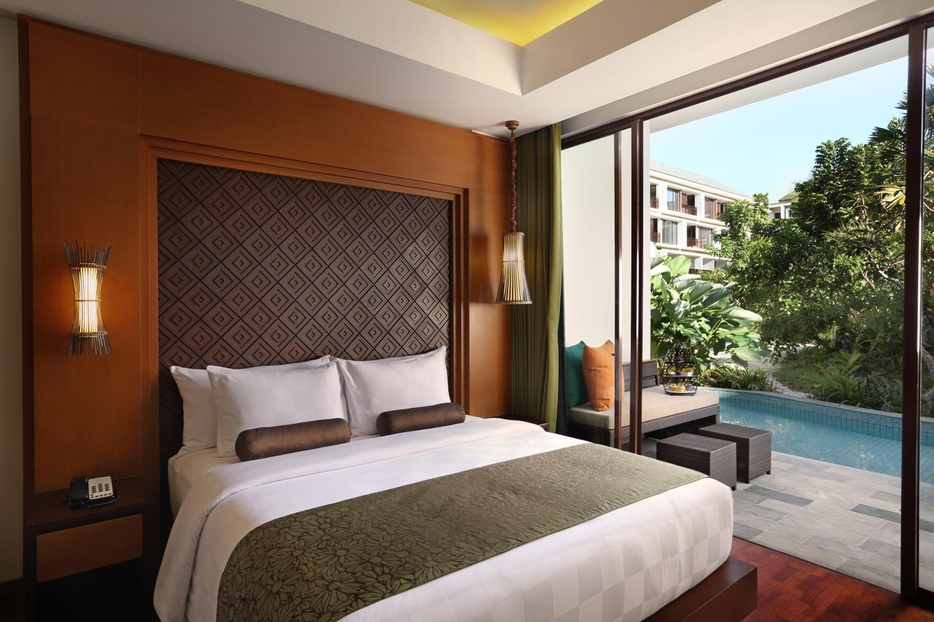 Flash Deal - Deluxe Room with Pool Access
