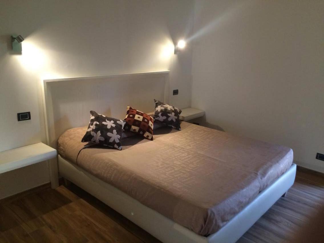 Budget Double Room - Photo 9
