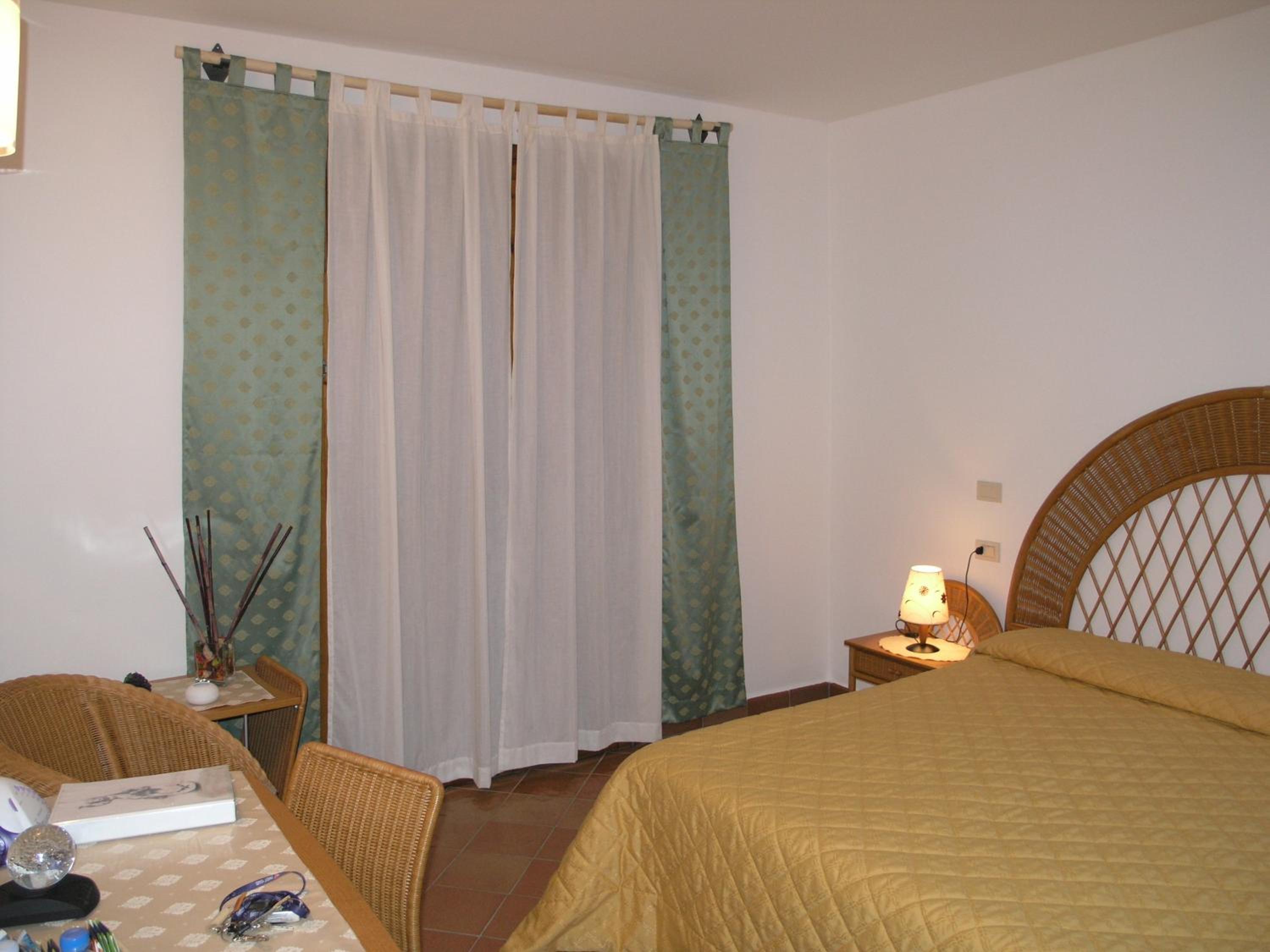 Double or Twin Room - Photo 12