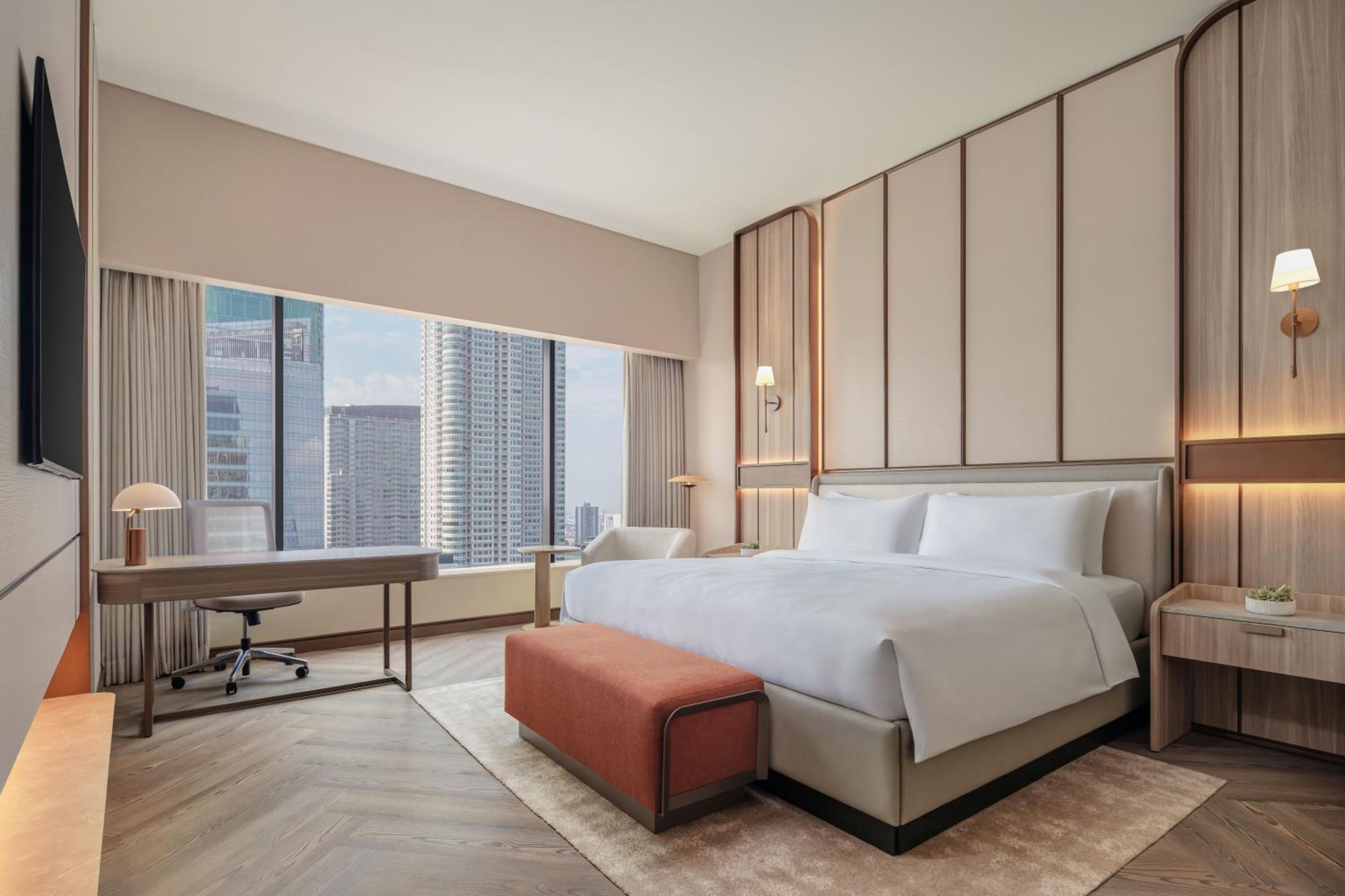 Premier King Room - Executive Lounge Access - Photo 2