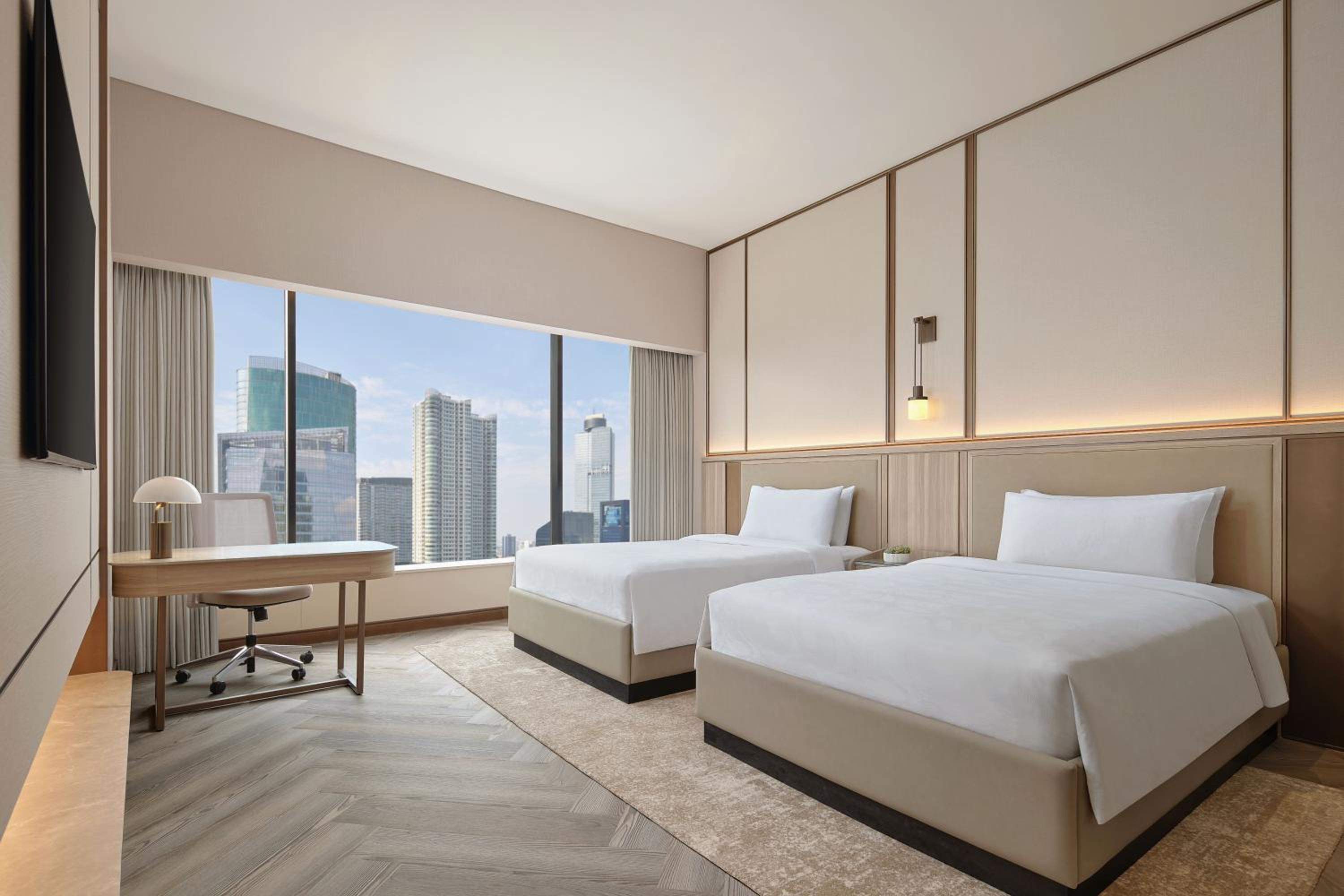 Premier Queen Room - Executive Lounge Access - Photo 2