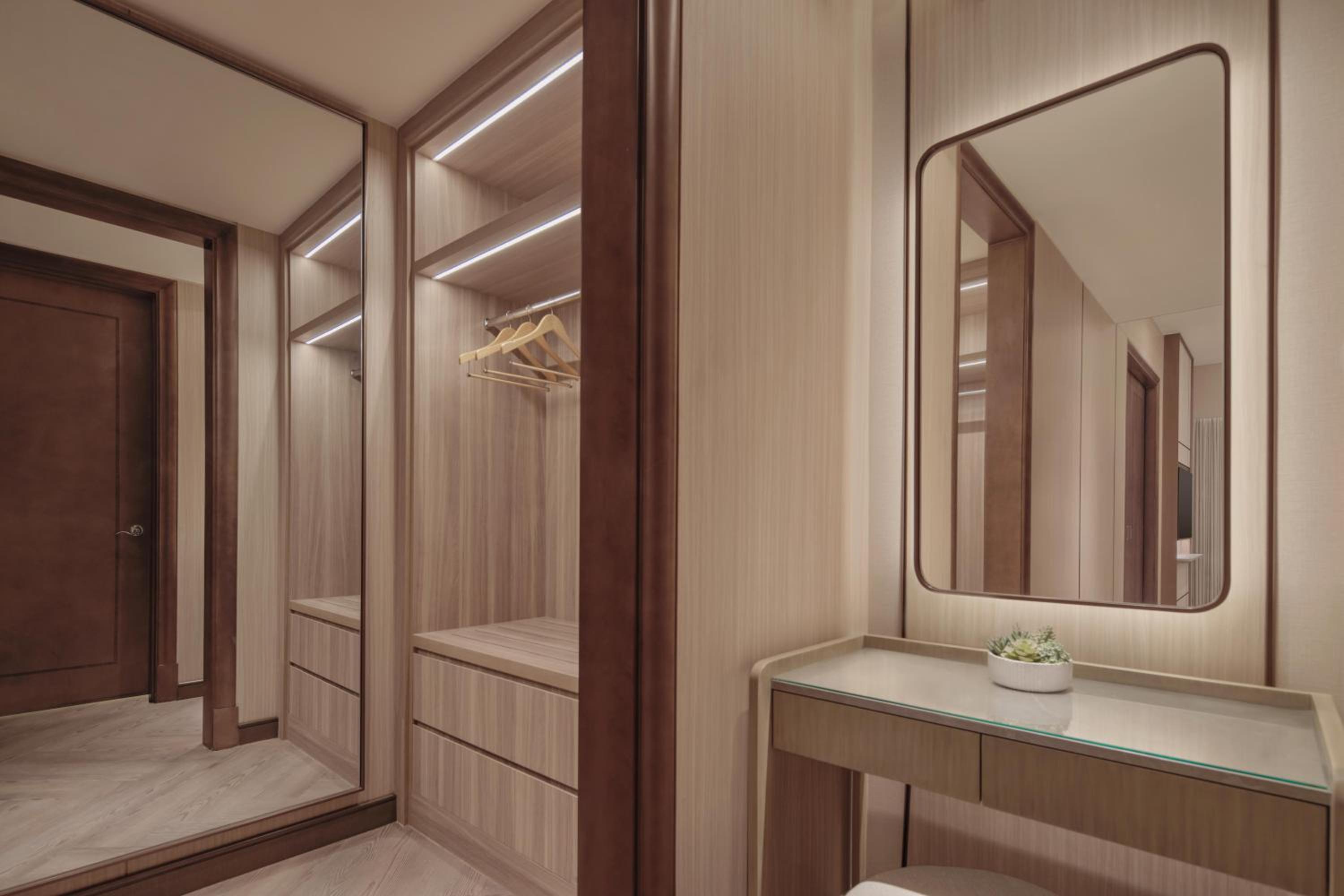 Premier One-Bedroom Suite - Photo 4