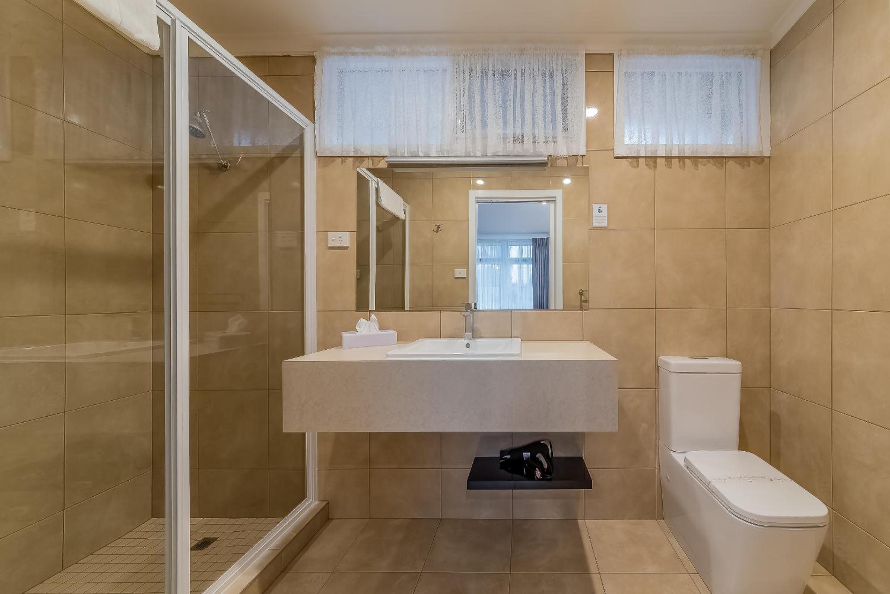 One-Bedroom Suite photo 3