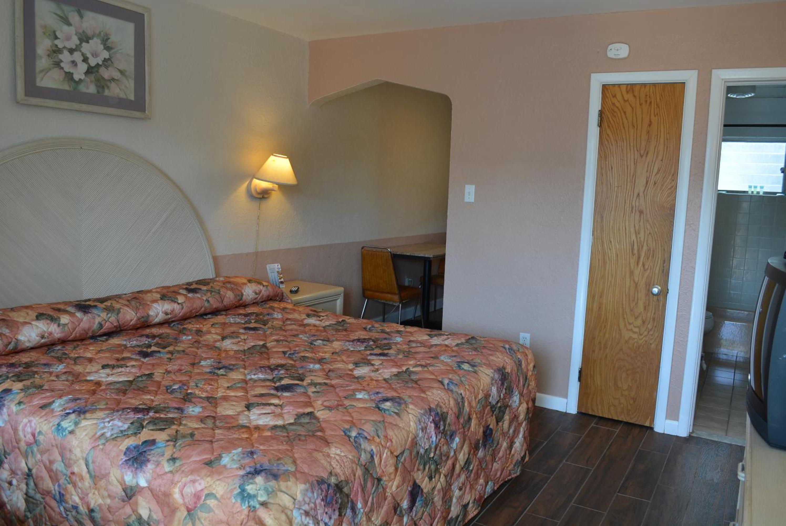 King Room with Kitchenette photo 2