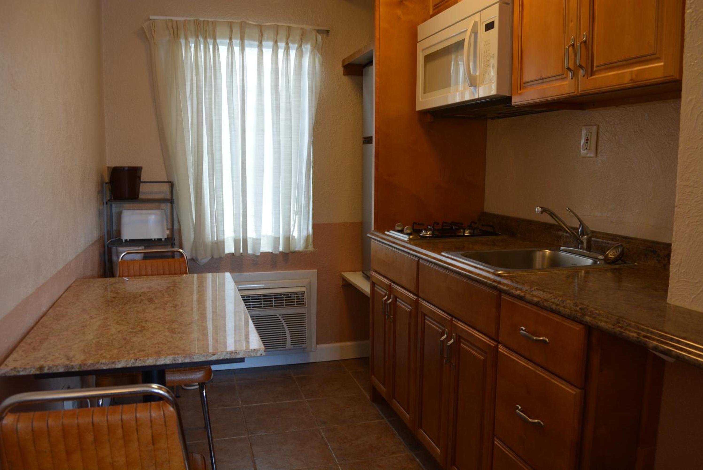 King Room with Kitchenette photo 3
