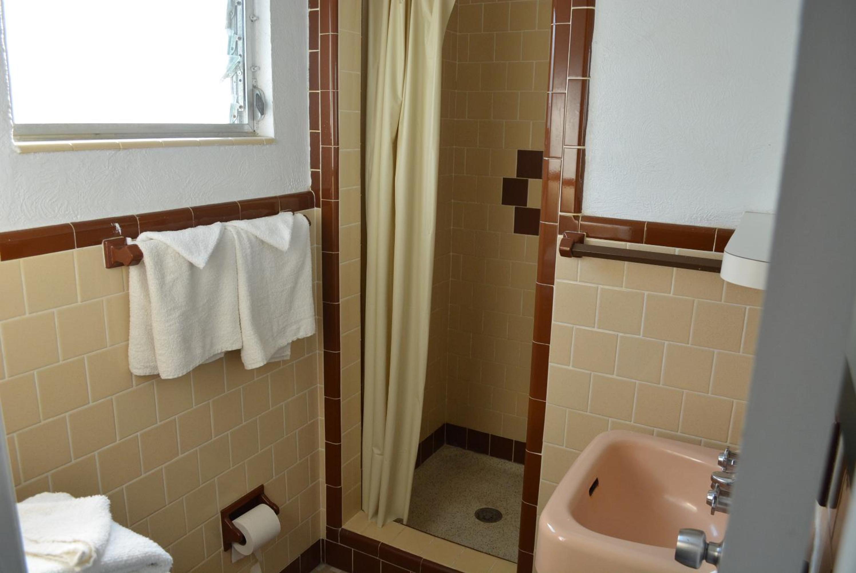 Standard Room with Two Double Beds photo 3