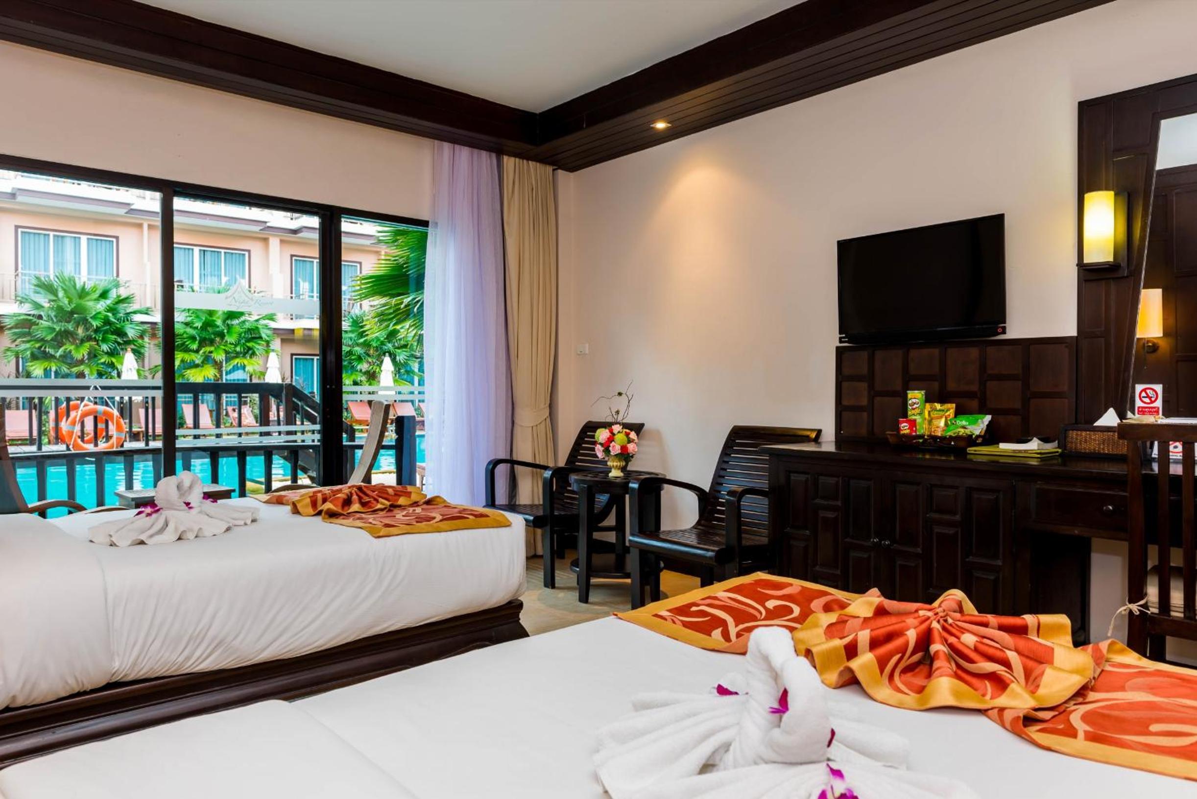 Grand Deluxe Double or Twin Room with Pool Access - Photo 6