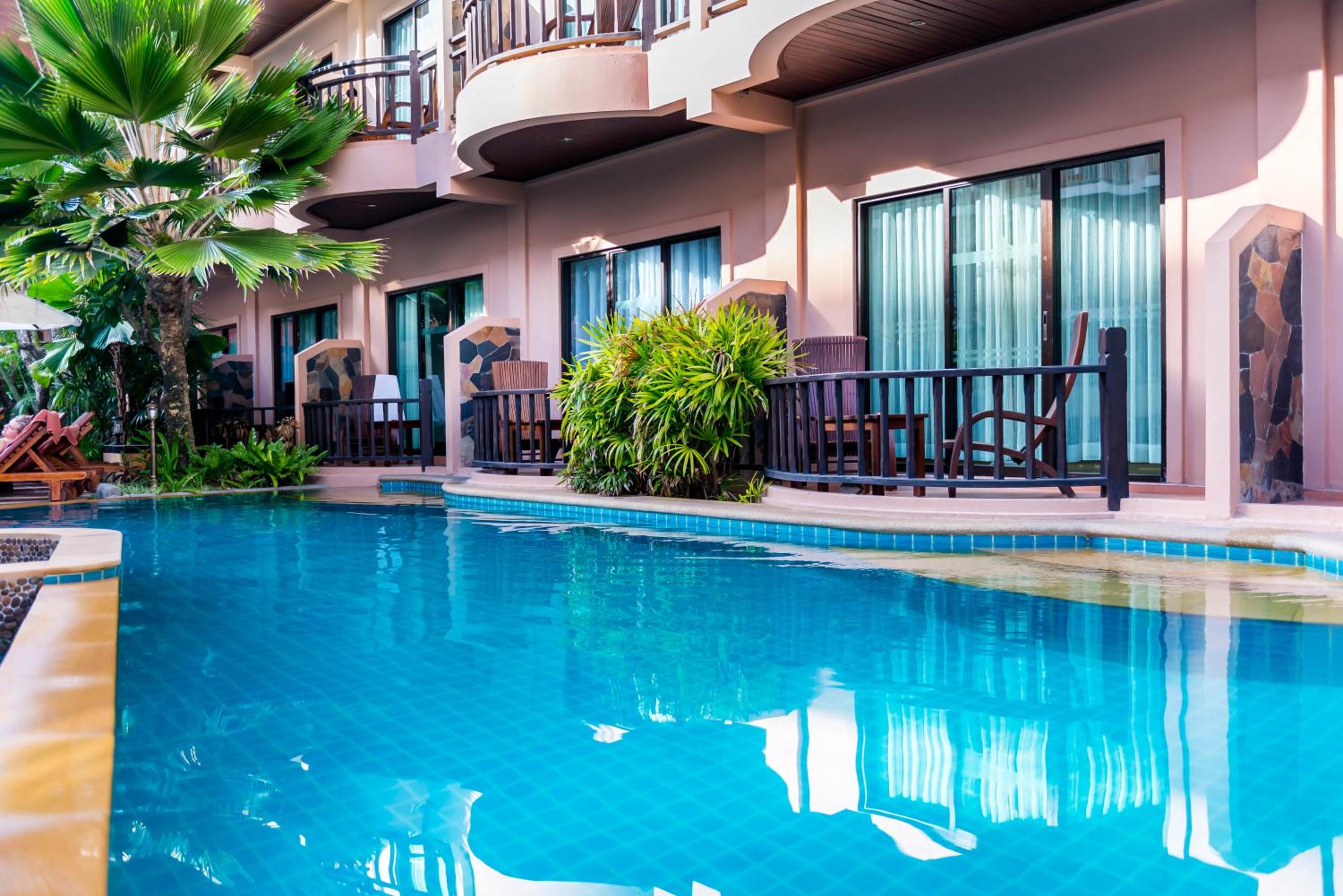 Grand Deluxe Double or Twin Room with Pool Access - Photo 3