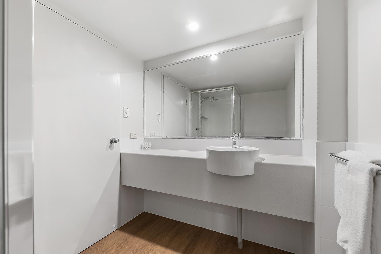 Queen Room - Eco Green Stay