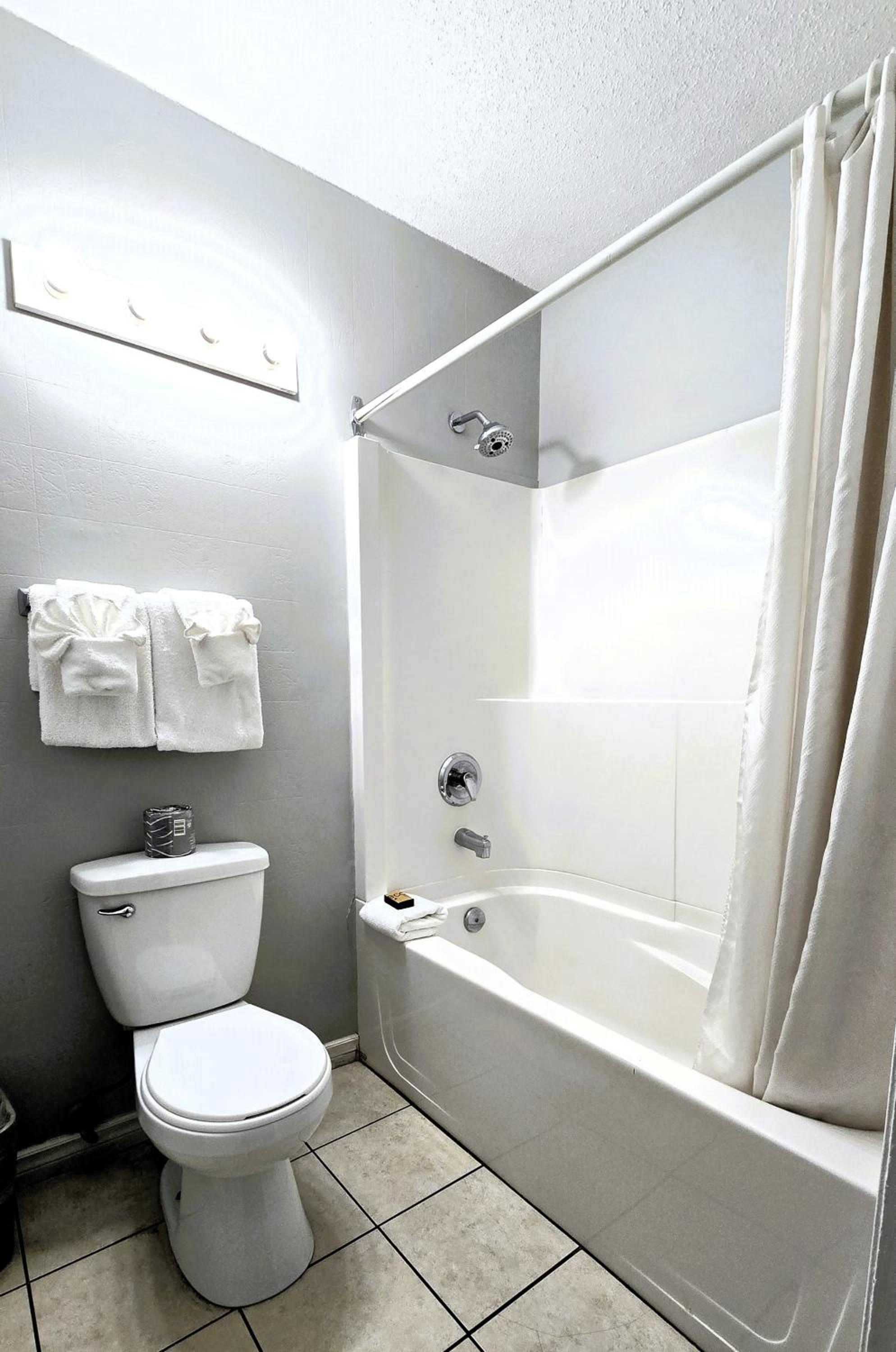 Three-Bedroom Vacation Home  - Photo 7