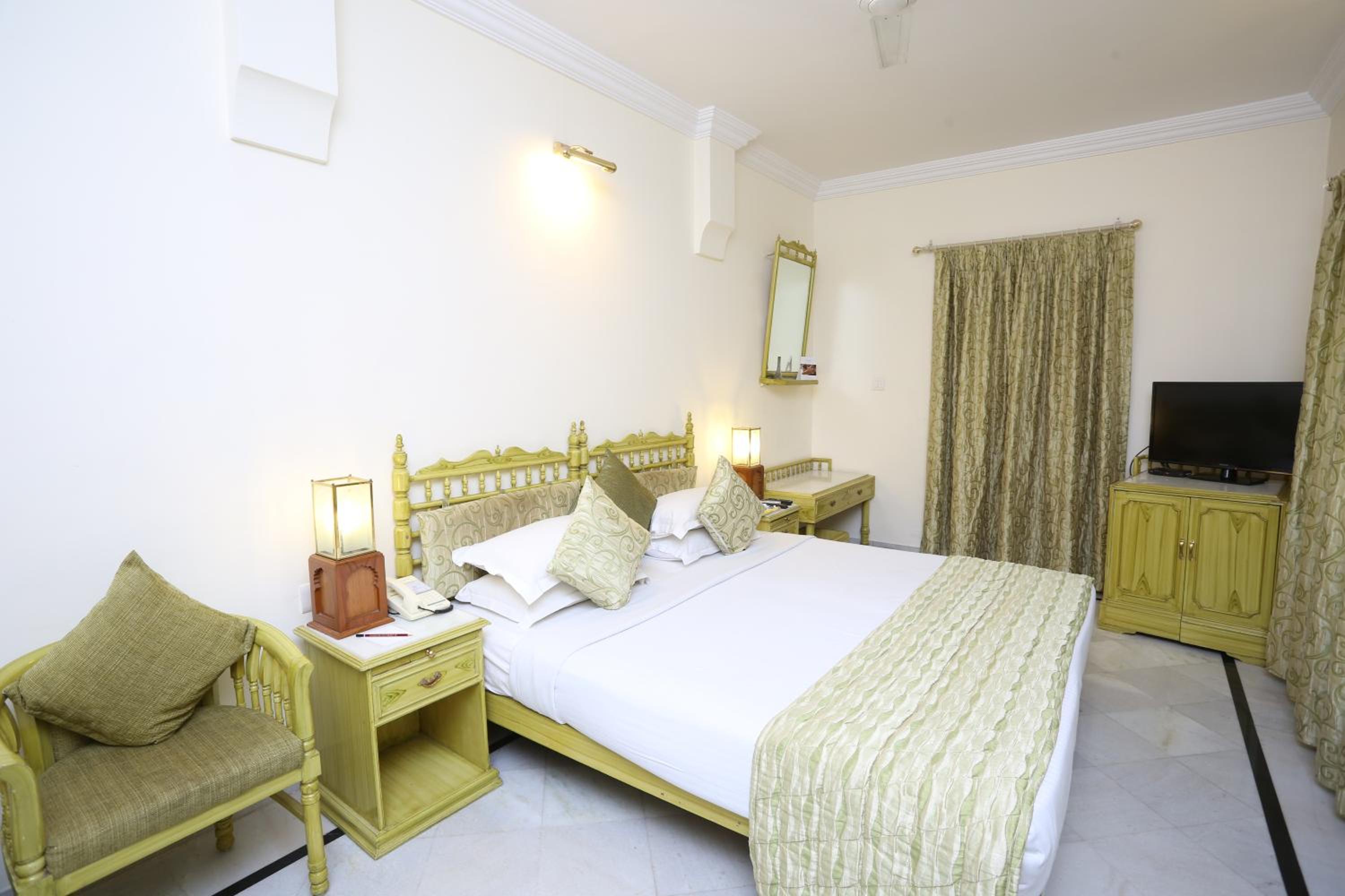 Standard Double Room photo 3