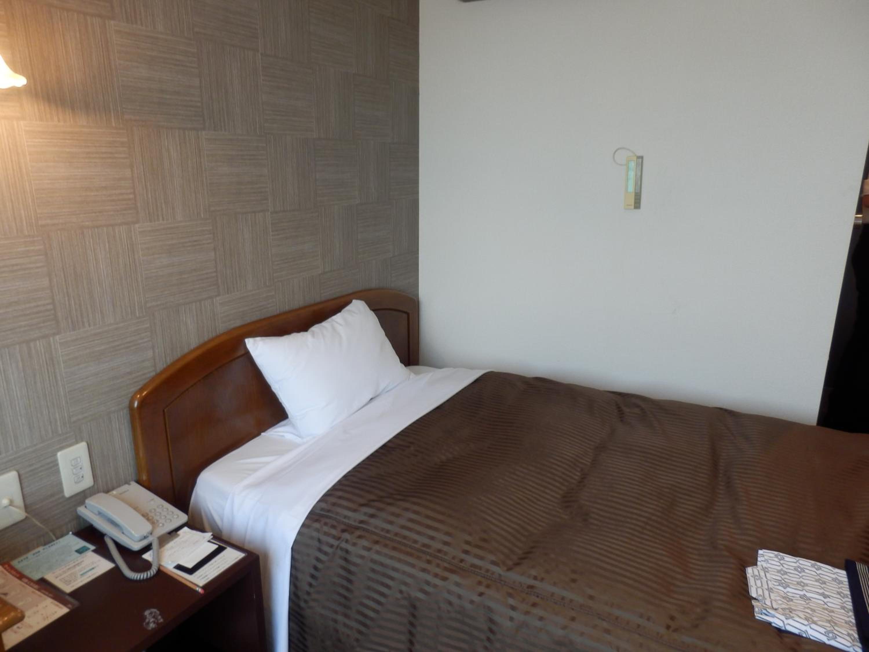 Single Room - Smoking photo 1