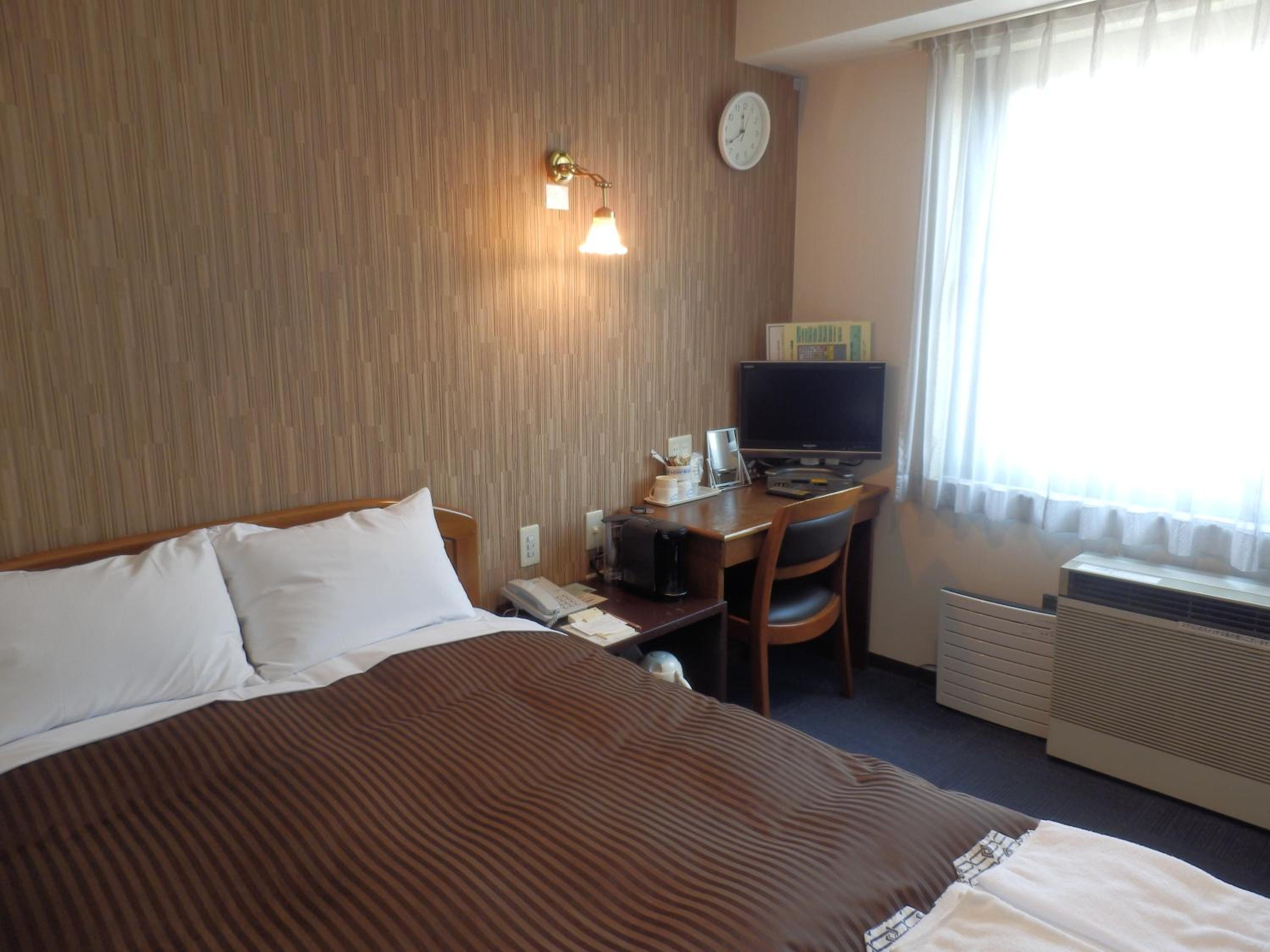 Double Room with Small Double Bed - Smoking photo 1