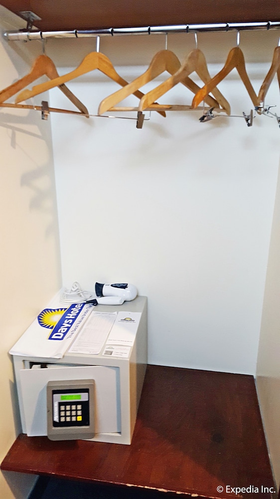 Superior Room, 2 Double Beds, Non Smoking (Limited View) - Photo 4